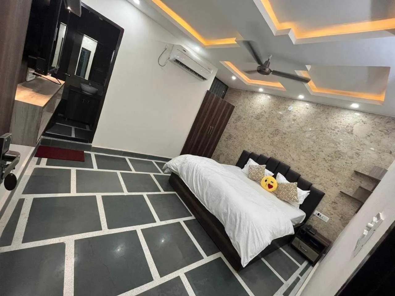 Bedroom, Bed in Hotel O Yaduvanshi