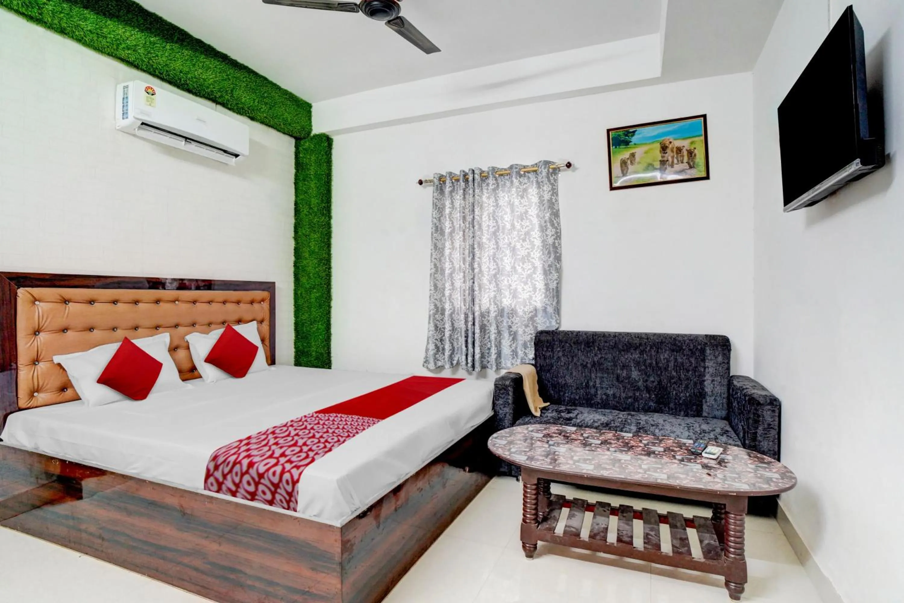 Bedroom in Hotel O Youth Hotel & Banquet Hall