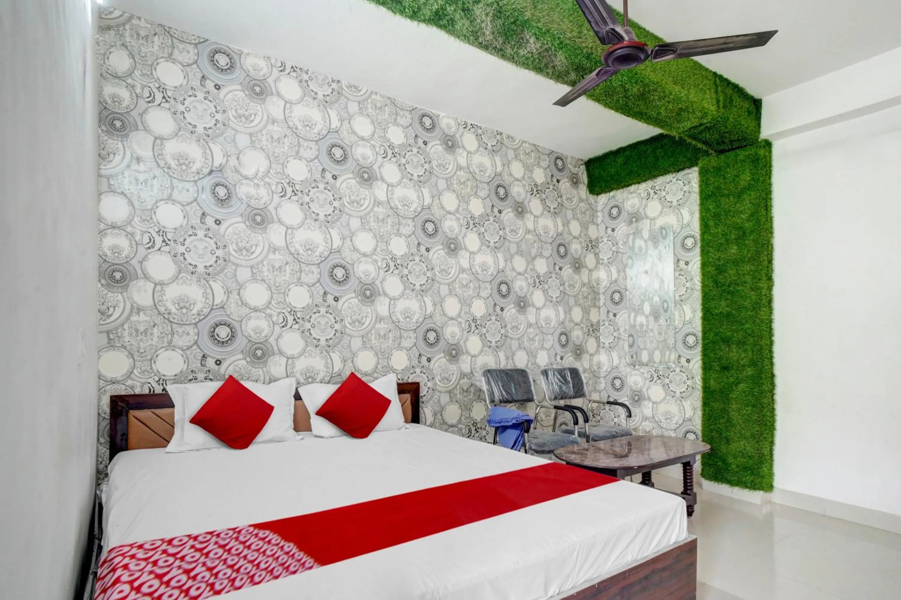 Bedroom, Bed in Hotel O Youth Hotel & Banquet Hall