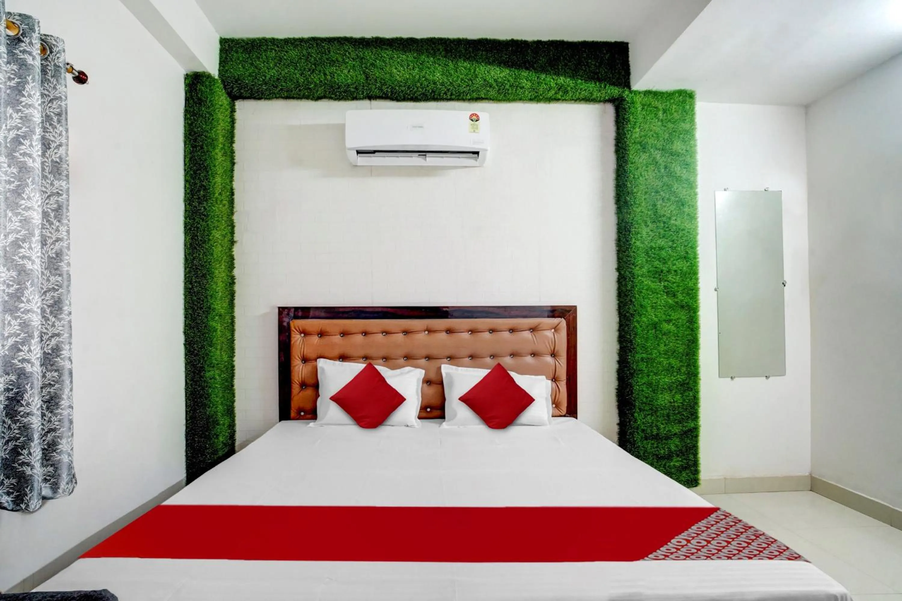 Bedroom in Hotel O Youth Hotel & Banquet Hall