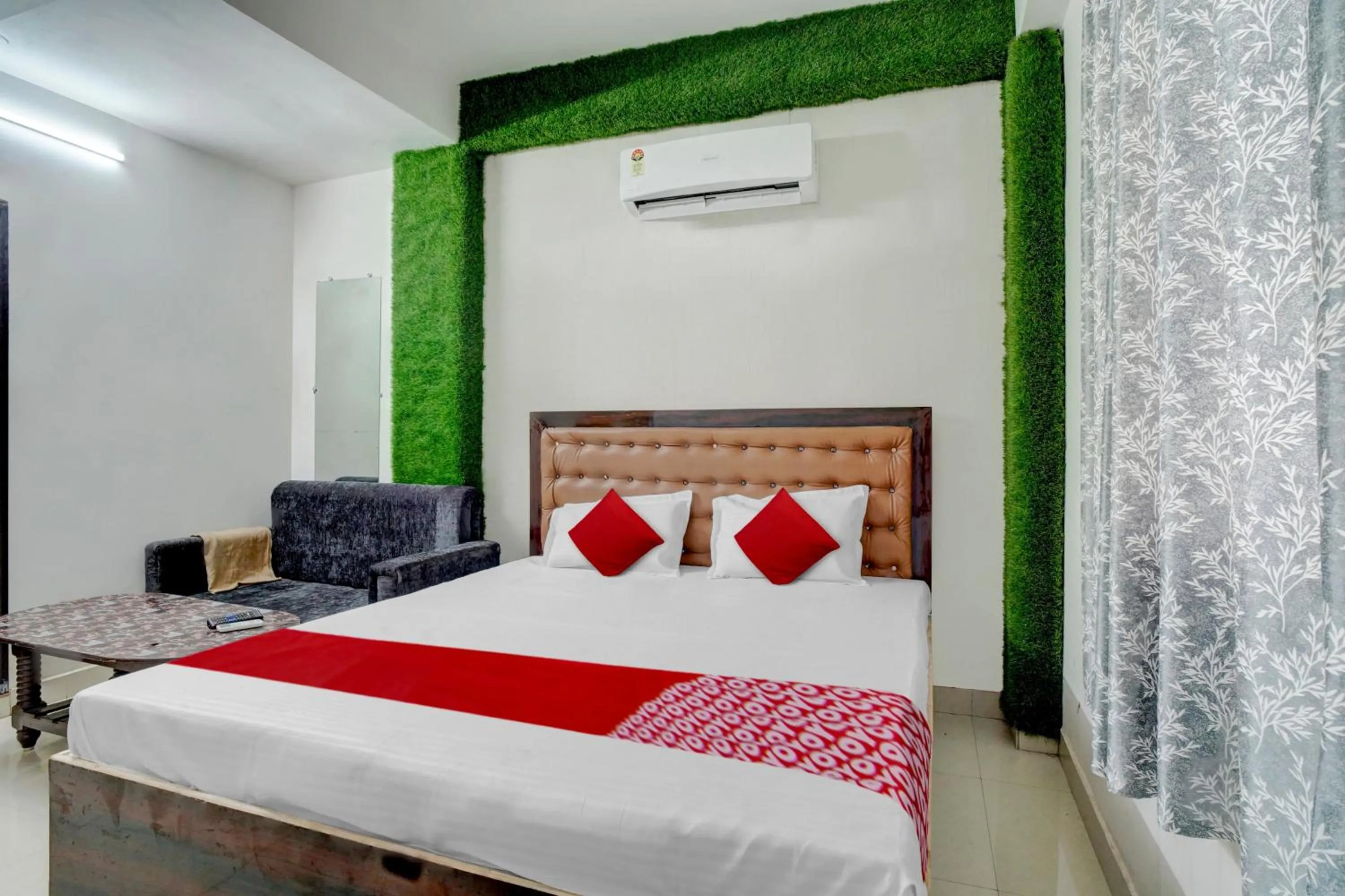 Bedroom in Hotel O Youth Hotel & Banquet Hall