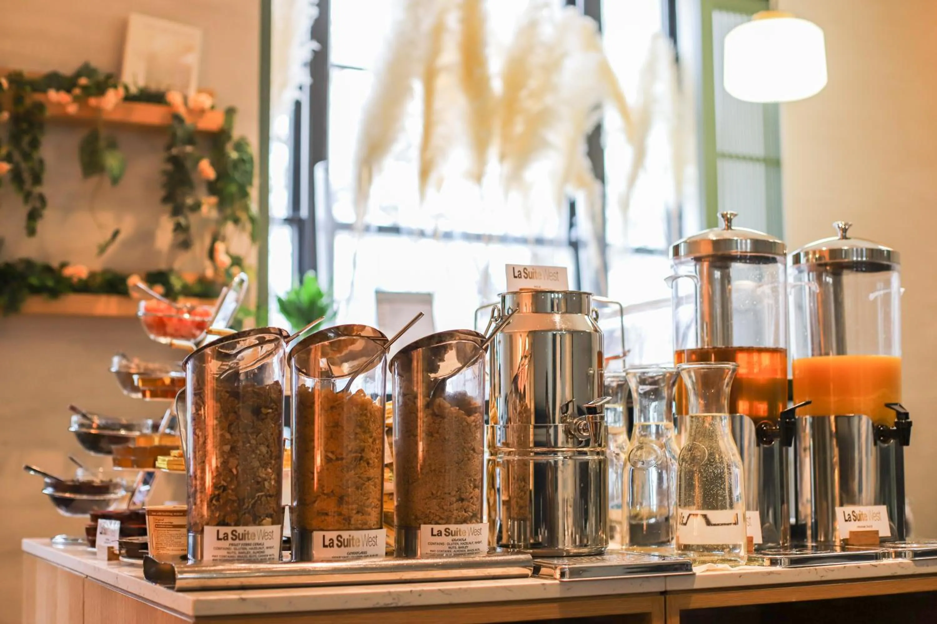 Breakfast in La Suite West - Hyde Park