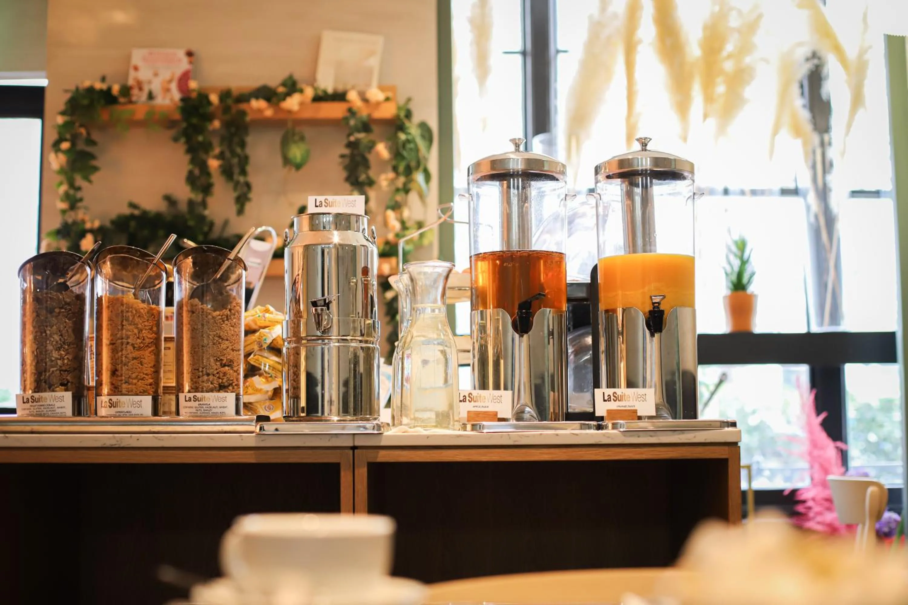 Breakfast in La Suite West - Hyde Park