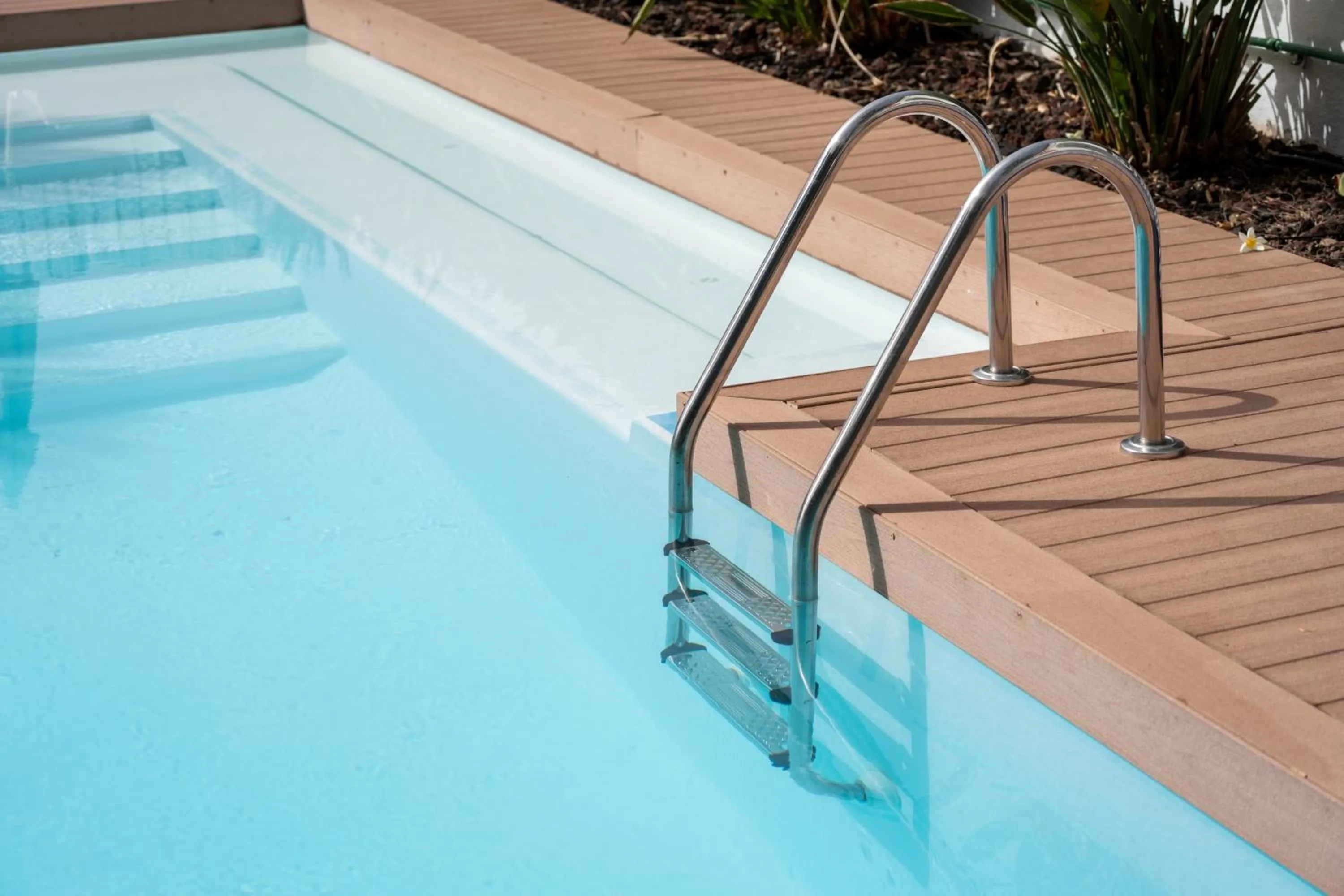 Swimming pool in Alsol El Chaparral