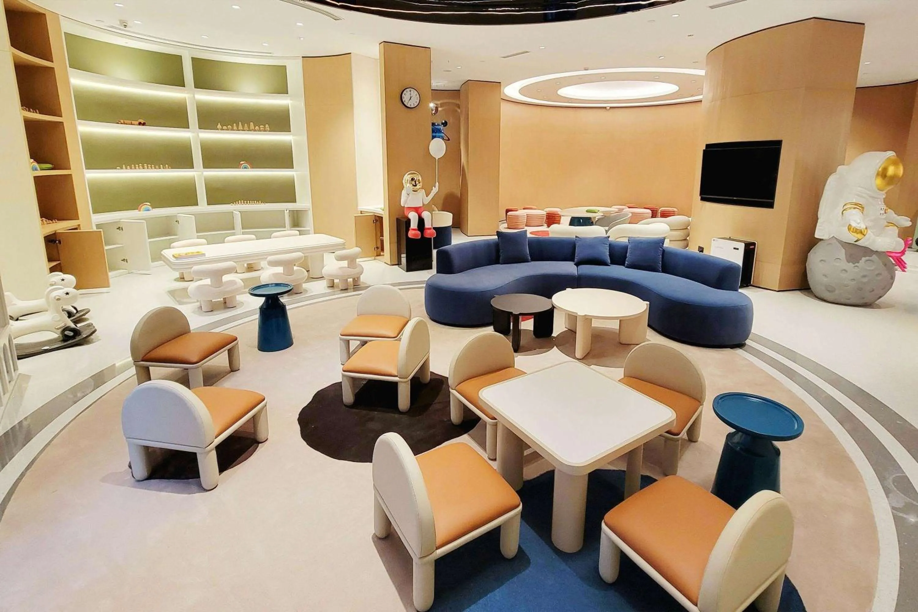 Game Room, Restaurant/Places to Eat in Wingate by Wyndham Kunming Airport