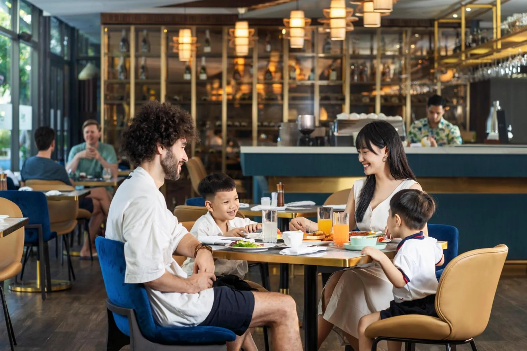 Restaurant/places to eat in Wyndham Hoi An Royal Beachfront Resort & Villas