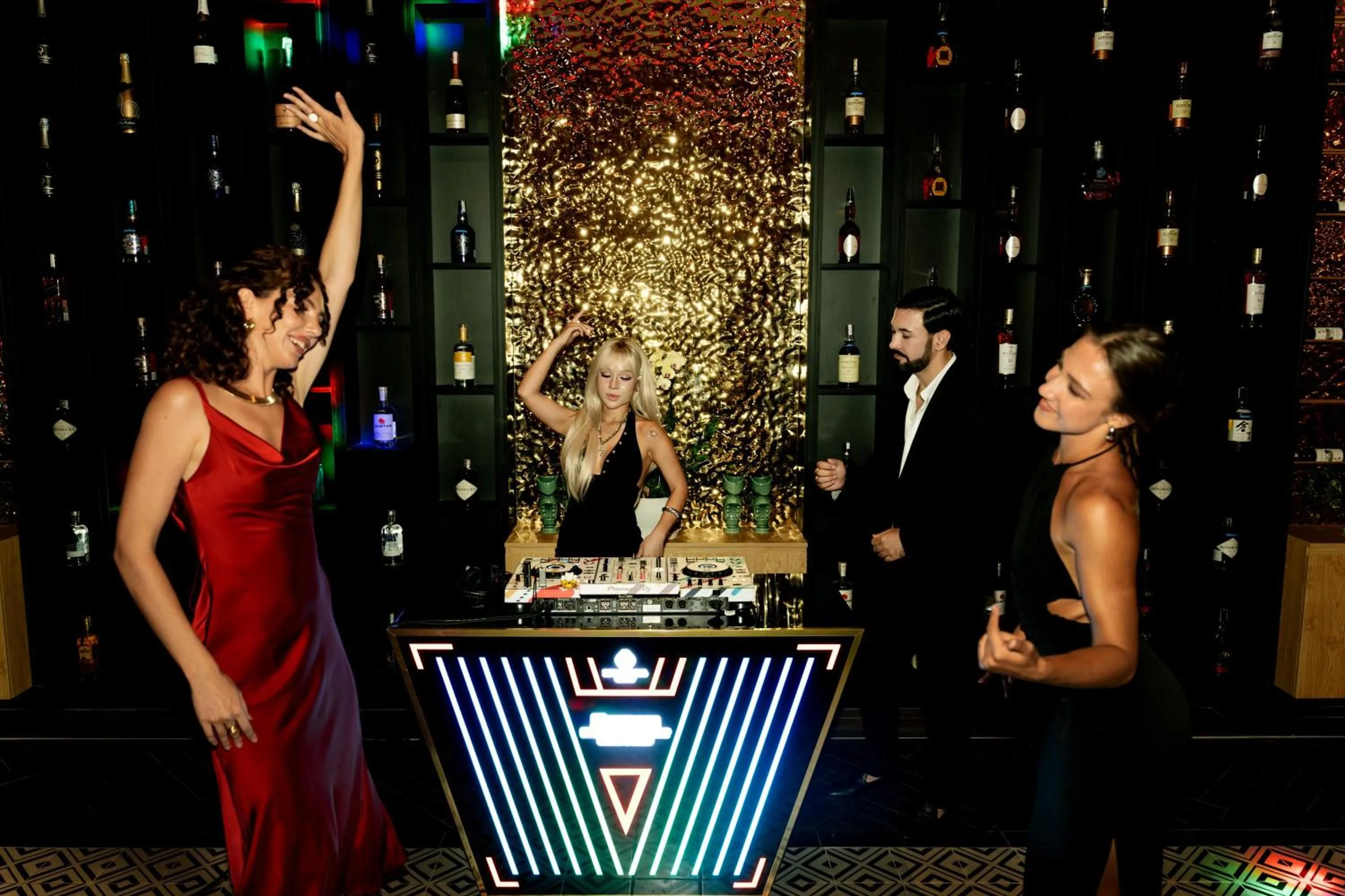 Lounge or bar in Wyndham Hoi An Royal Beachfront Resort & Villas