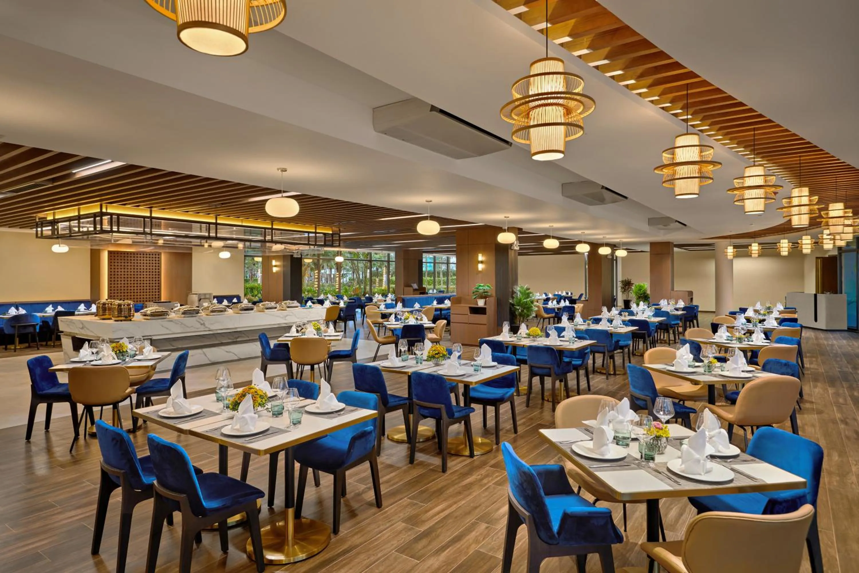 Restaurant/places to eat in Wyndham Hoi An Royal Beachfront Resort & Villas