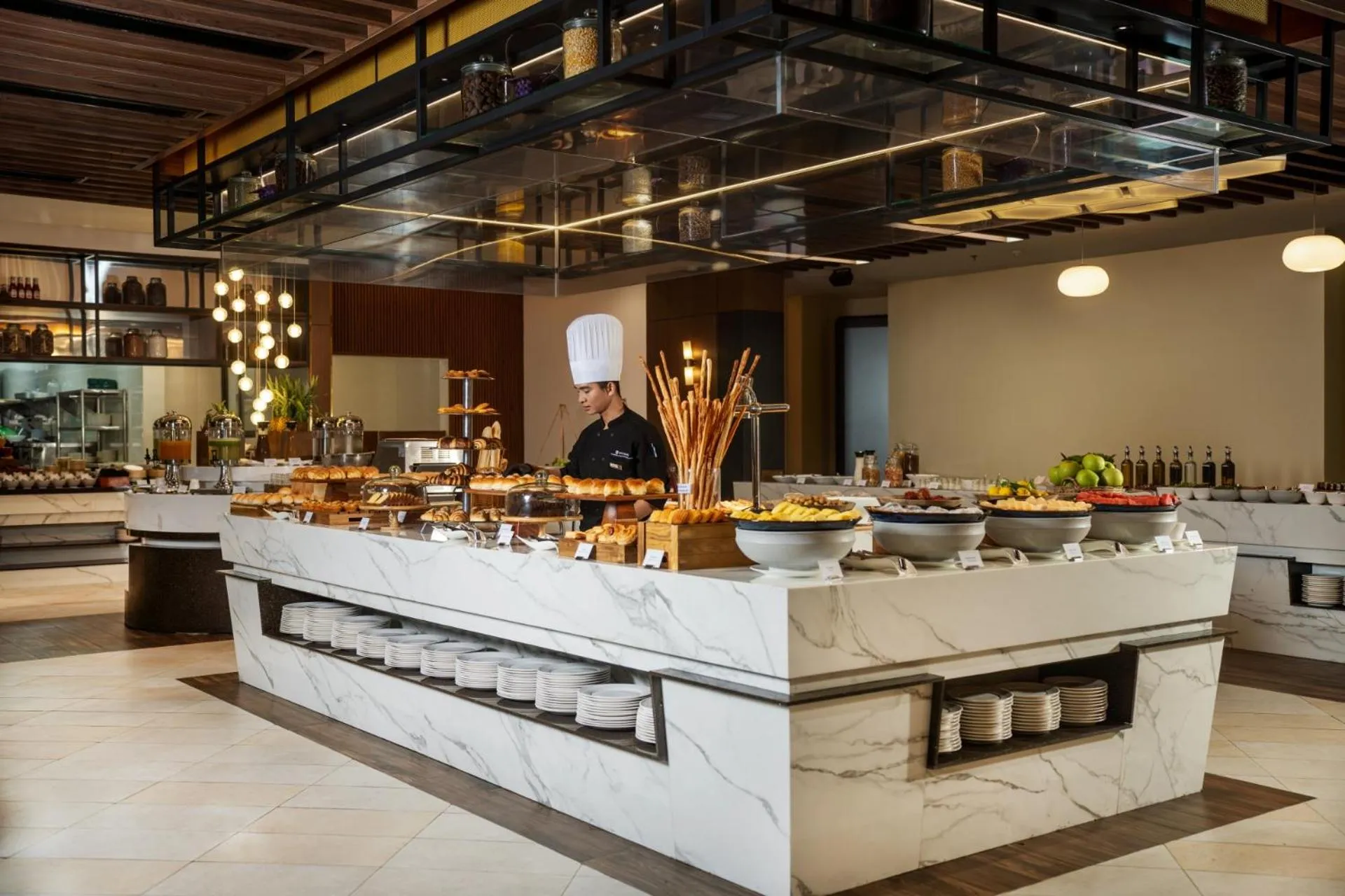 Restaurant/places to eat in Wyndham Hoi An Royal Beachfront Resort & Villas