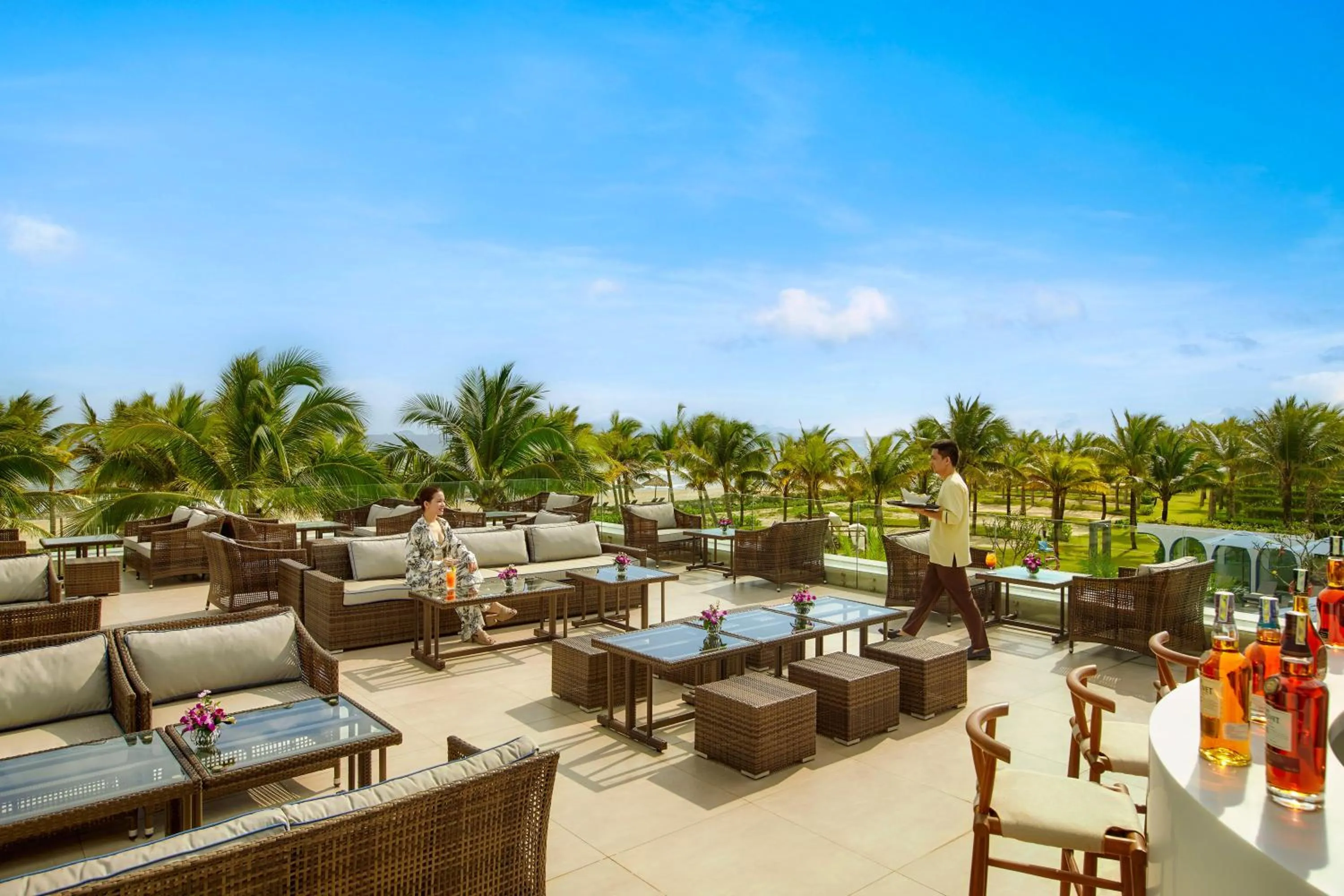 Lounge or bar in Wyndham Hoi An Royal Beachfront Resort & Villas