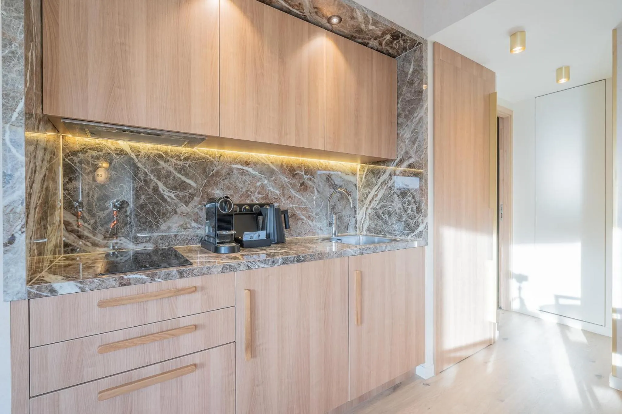 stove in Yuna Porte-Maillot - ApartHotel