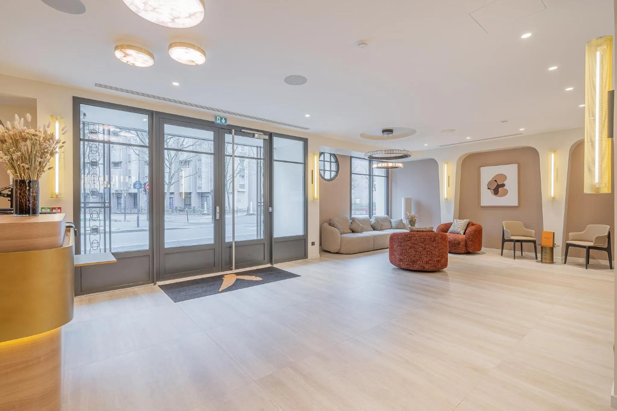 Lobby or reception in Yuna Porte-Maillot - ApartHotel