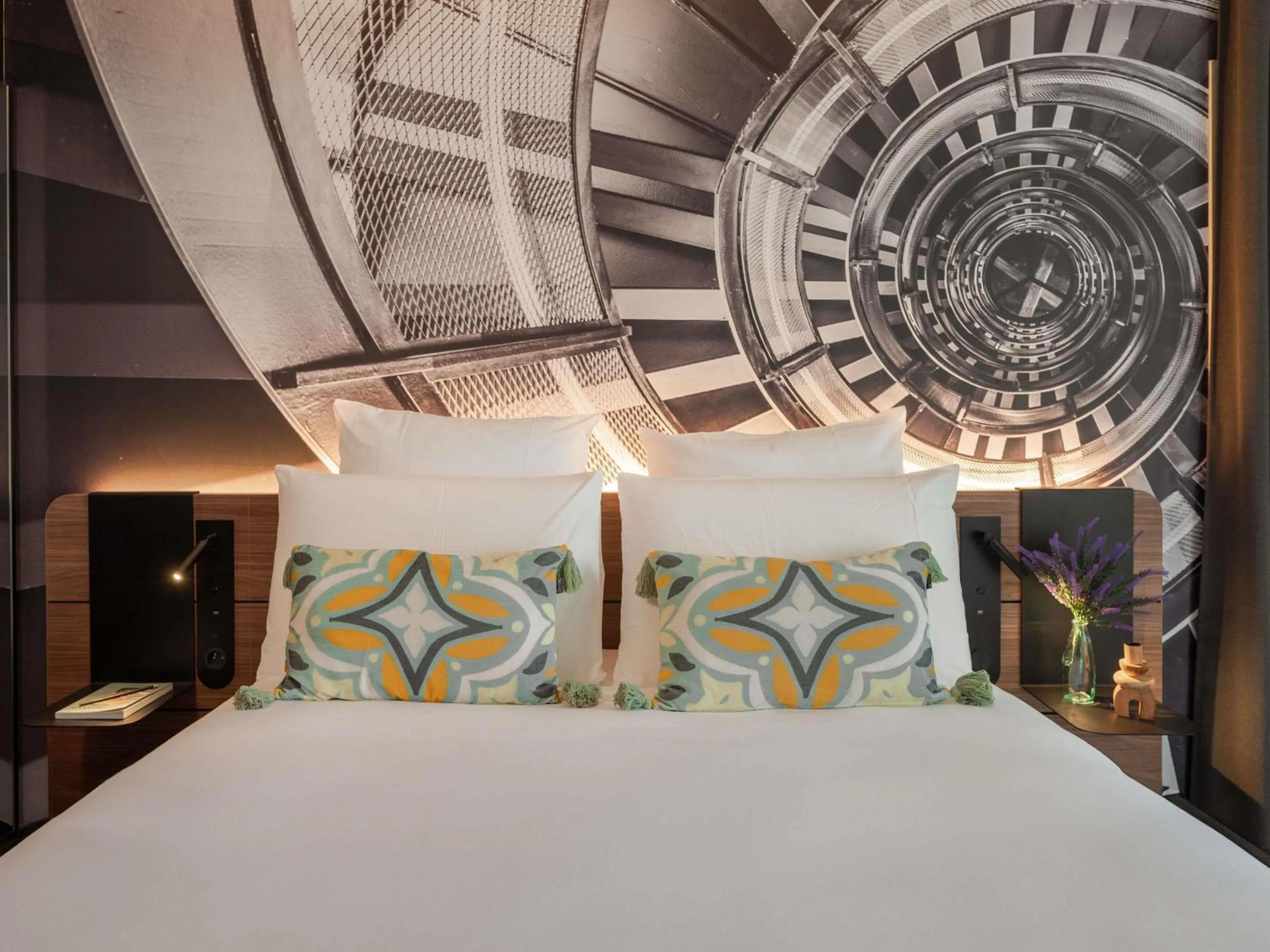 Bedroom, Bed in Novotel Paris Val de Fontenay