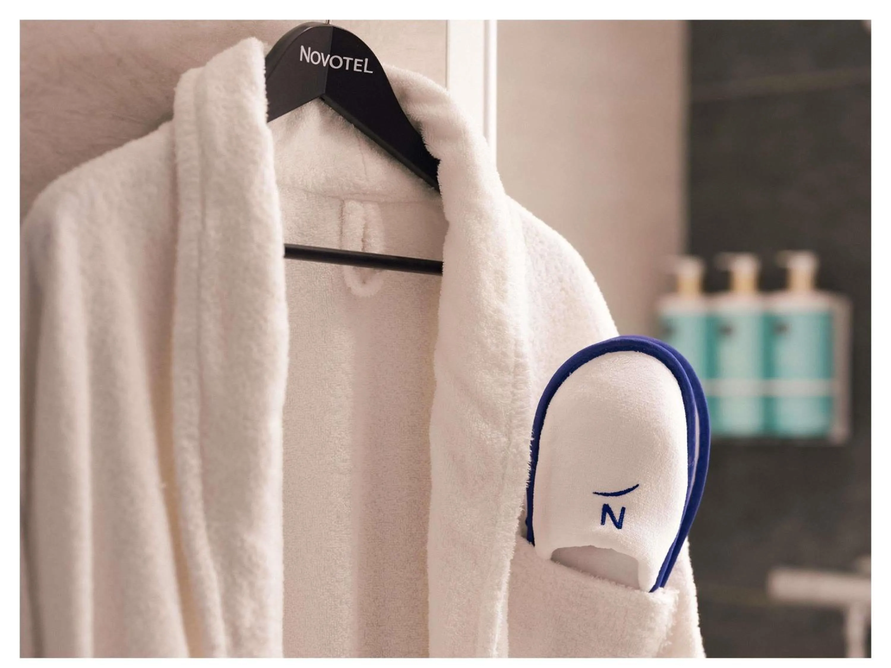 Bedroom in Novotel Paris Val de Fontenay