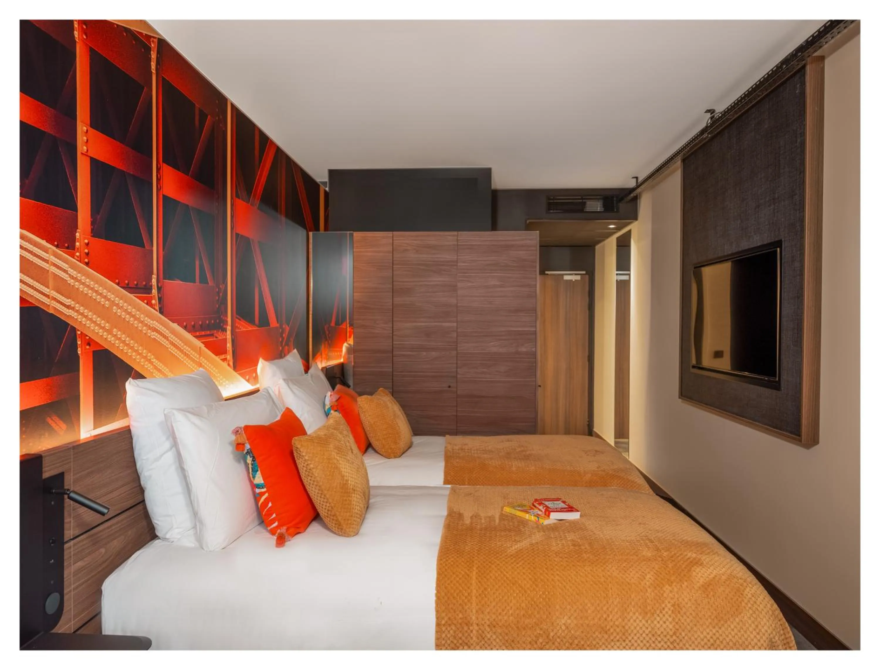 Bed in Novotel Paris Val de Fontenay