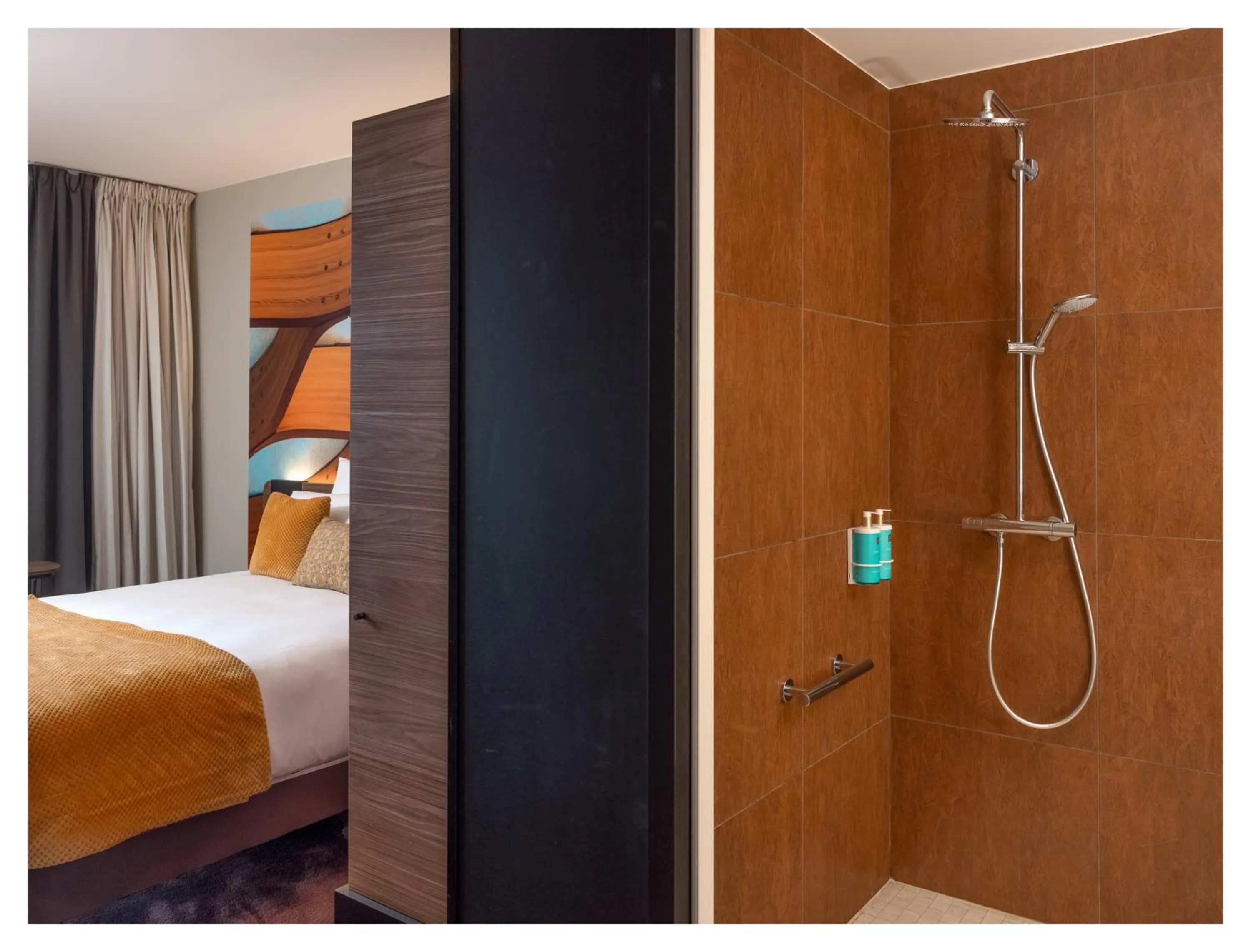 Shower, Bed in Novotel Paris Val de Fontenay