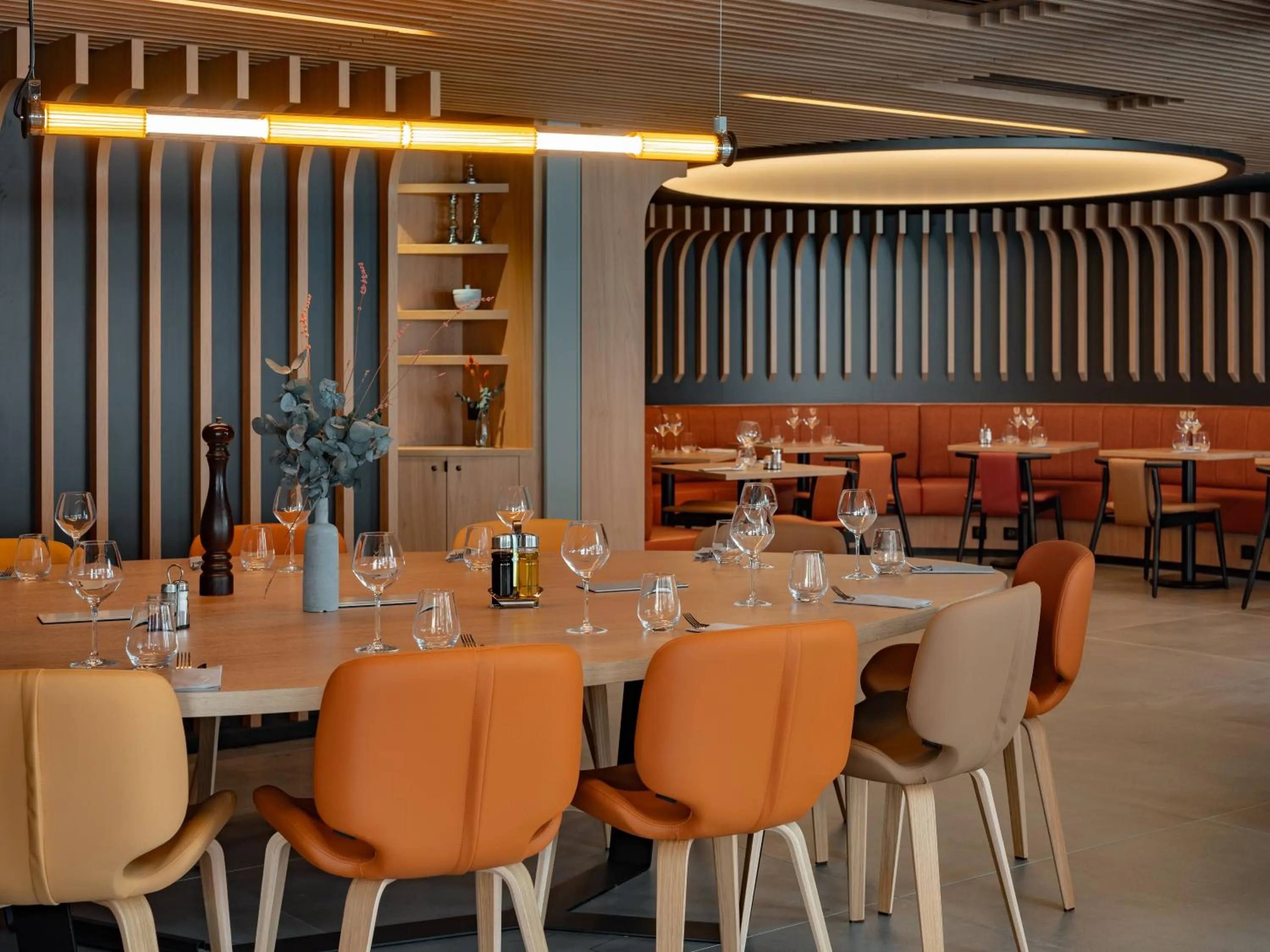 Restaurant/places to eat in Novotel Paris Val de Fontenay