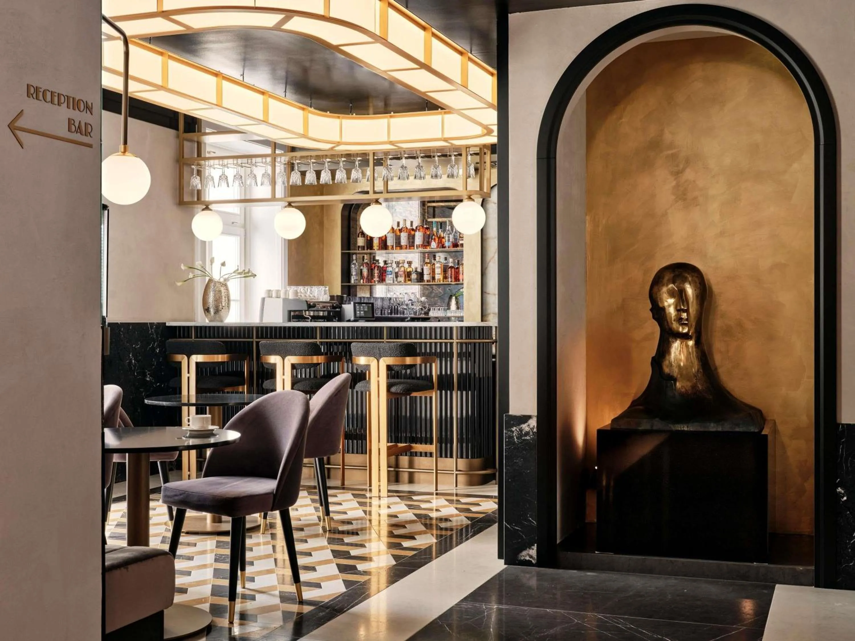 Restaurant/places to eat in The Crown Krakow Center - Handwritten Collection ACCOR