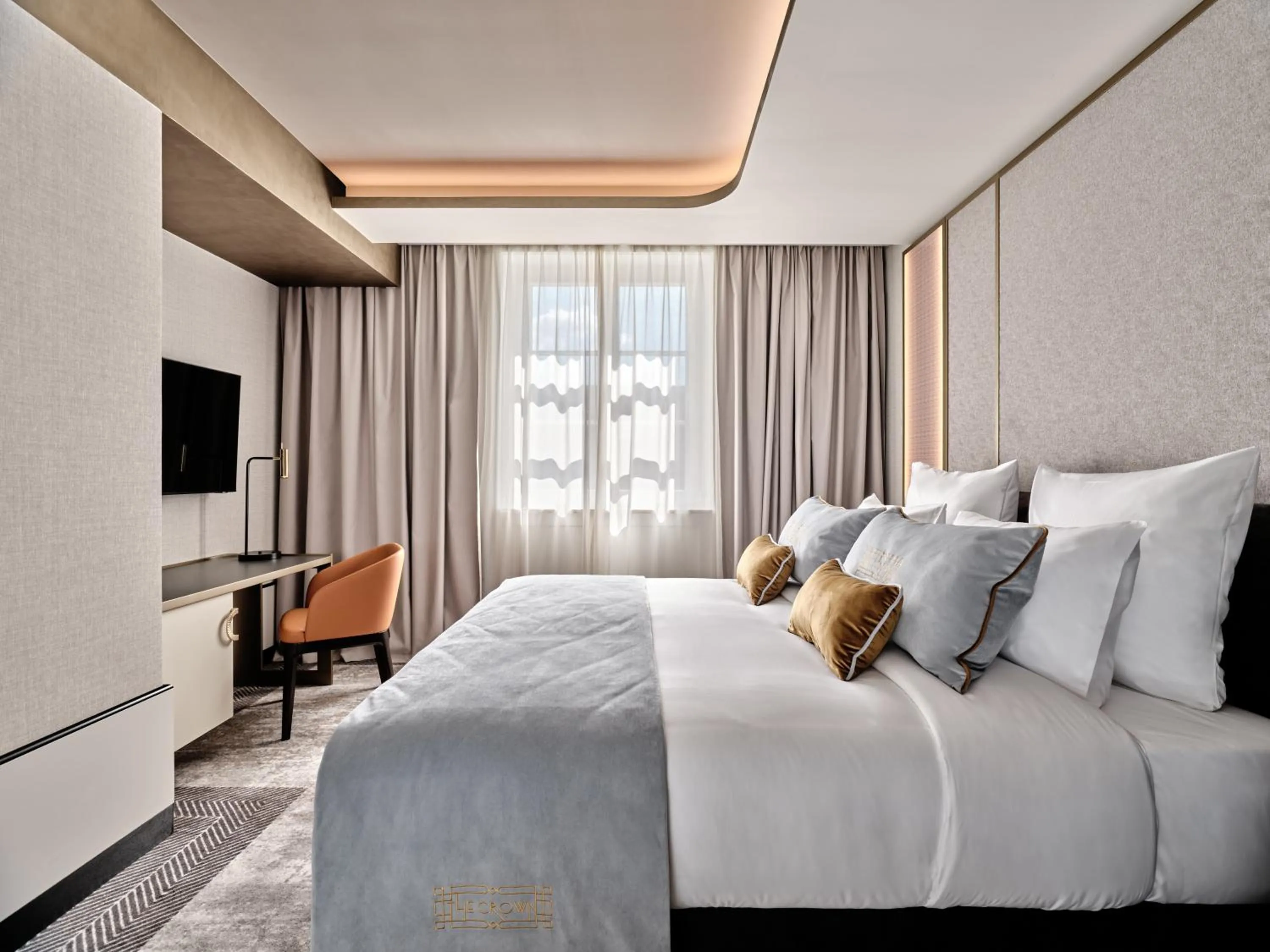 Bed in The Crown Krakow Center - Handwritten Collection ACCOR