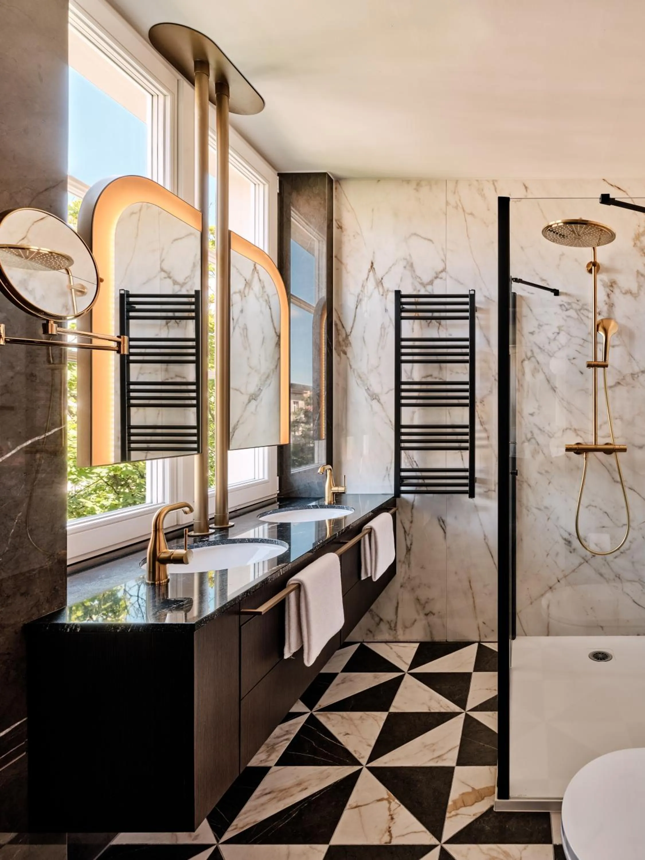 Bathroom in The Crown Krakow Center - Handwritten Collection ACCOR