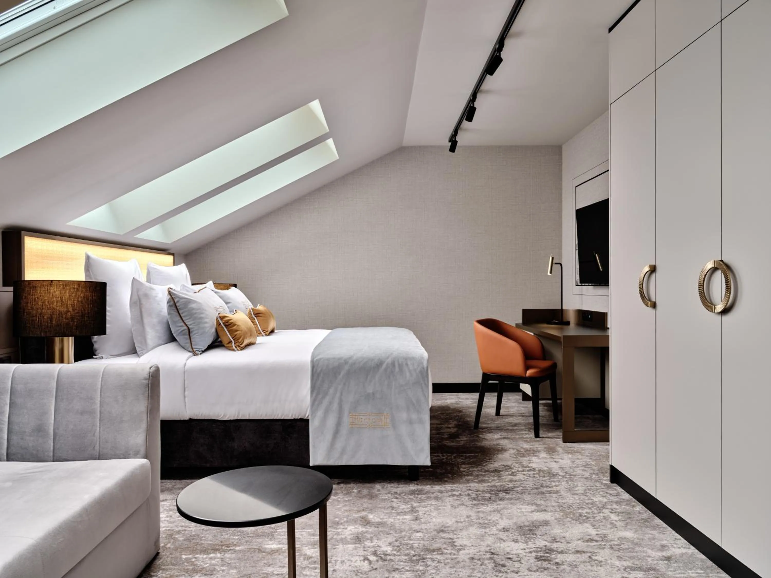 Bed in The Crown Krakow Center - Handwritten Collection ACCOR