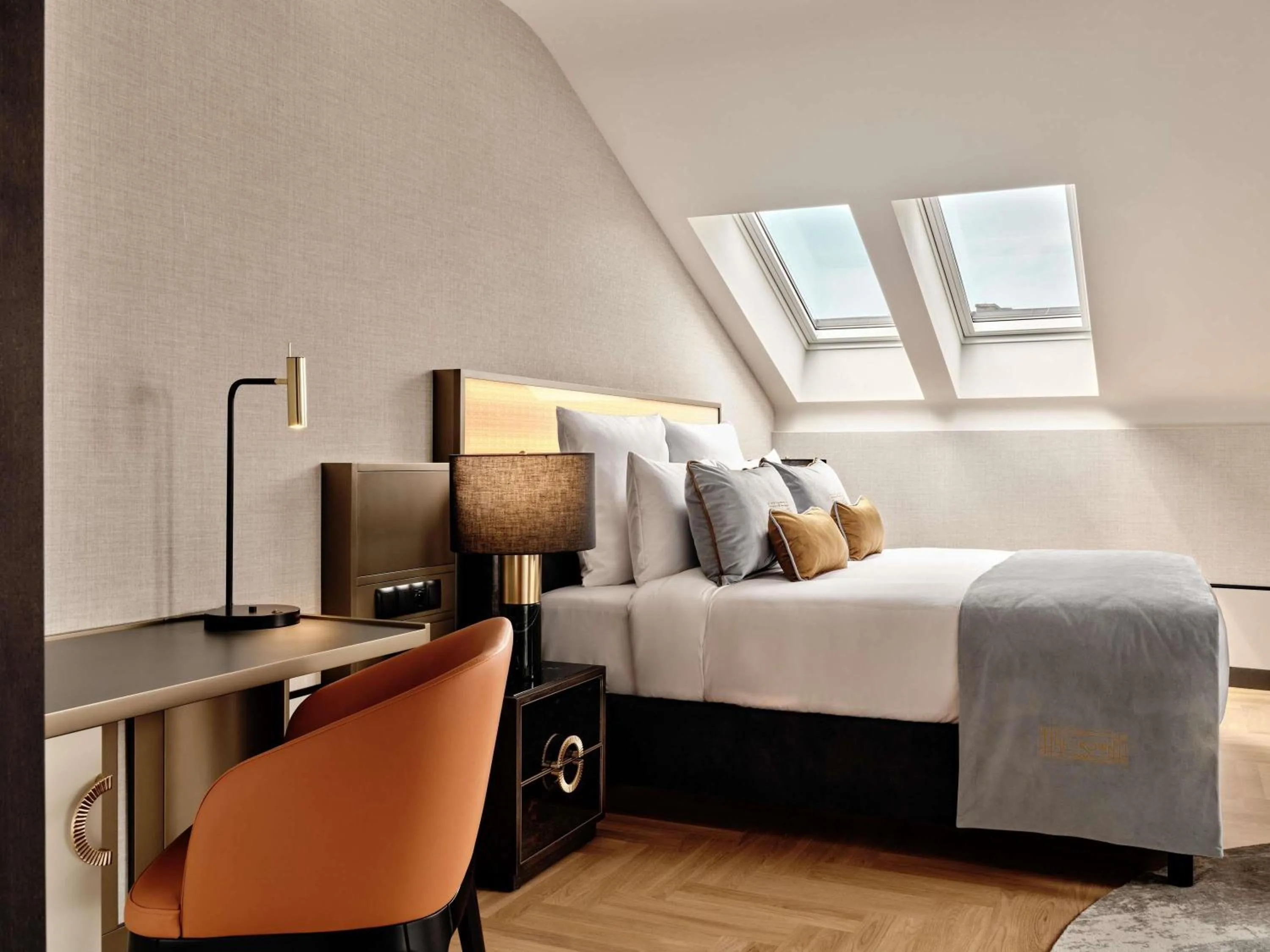 Bedroom, Bed in The Crown Krakow Center - Handwritten Collection ACCOR