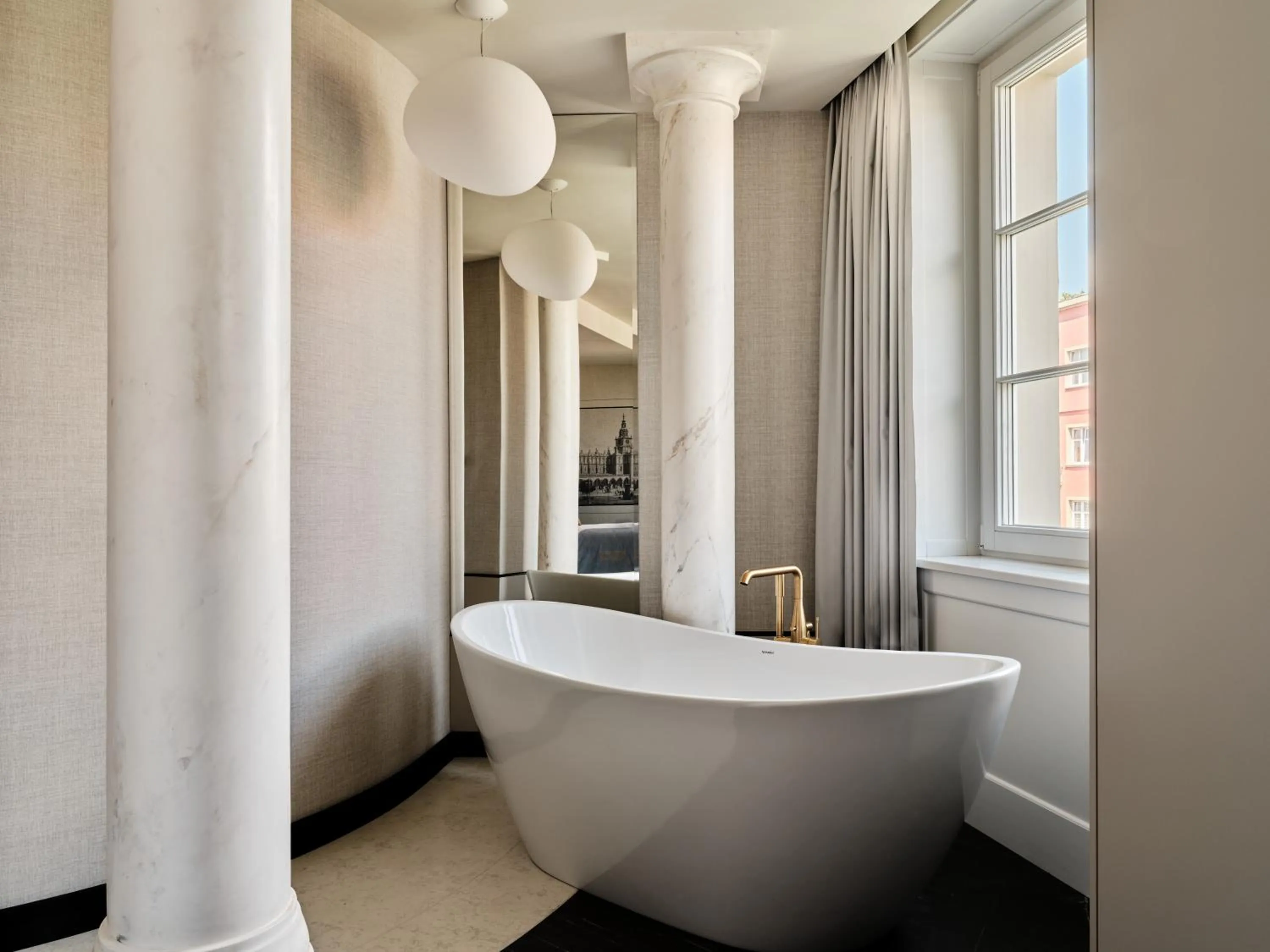 Bath in The Crown Krakow Center - Handwritten Collection ACCOR