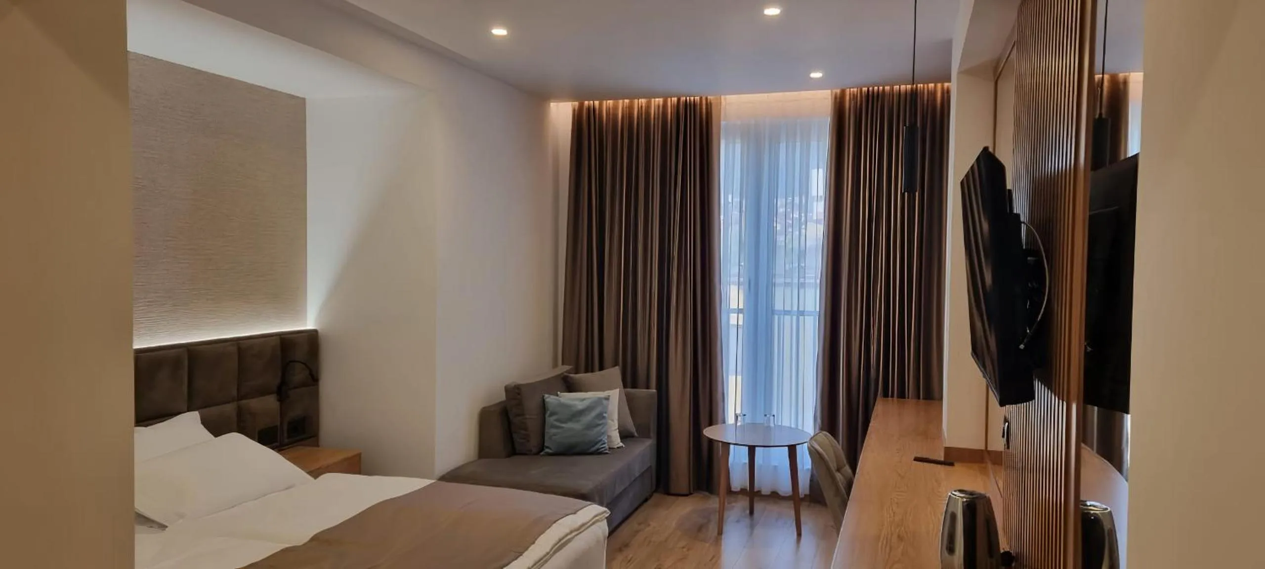 Photo of the whole room, Bed in SIBB Hotel