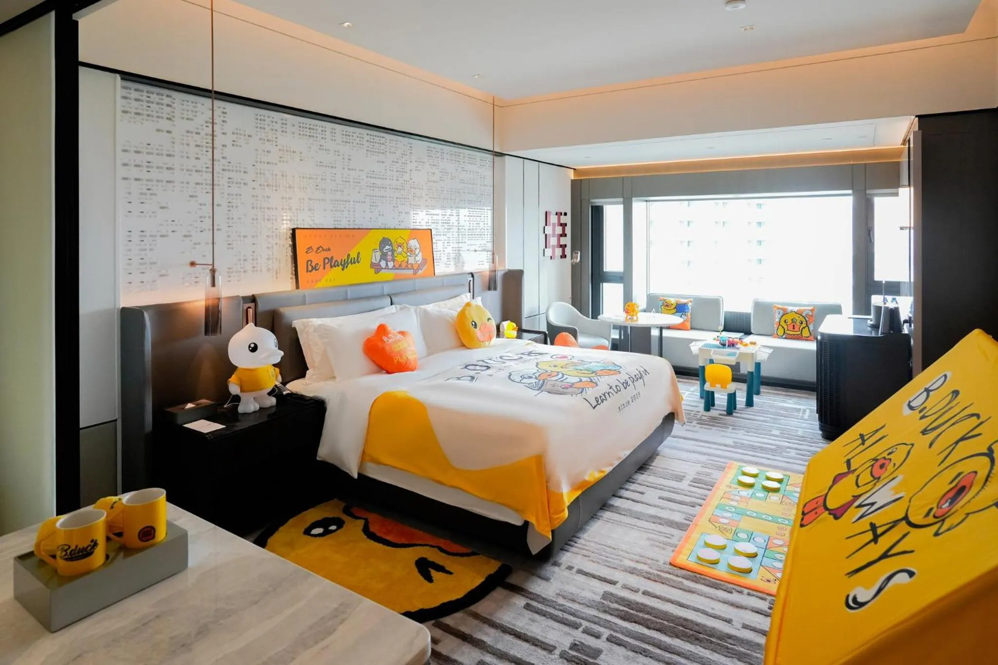 Photo of the whole room, Bed in InterContinental Shenzhen WECC by IHG