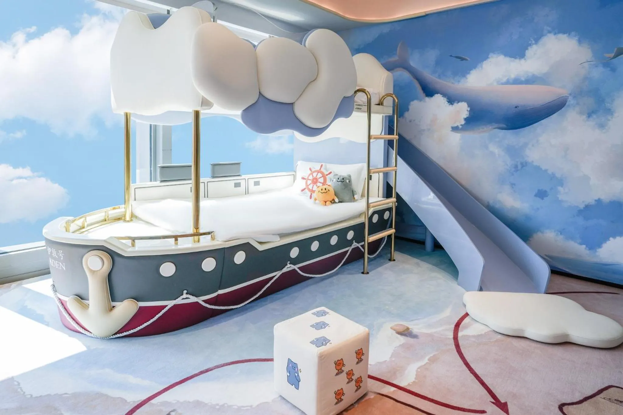 Photo of the whole room, Bed in InterContinental Shenzhen WECC by IHG