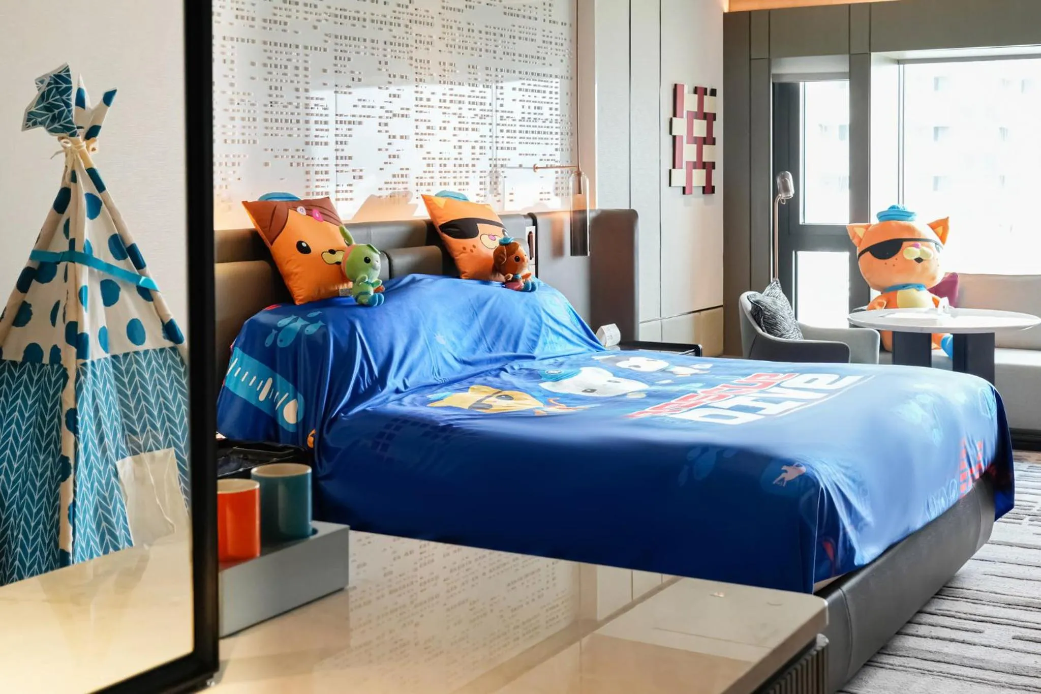 Photo of the whole room, Bed in InterContinental Shenzhen WECC by IHG