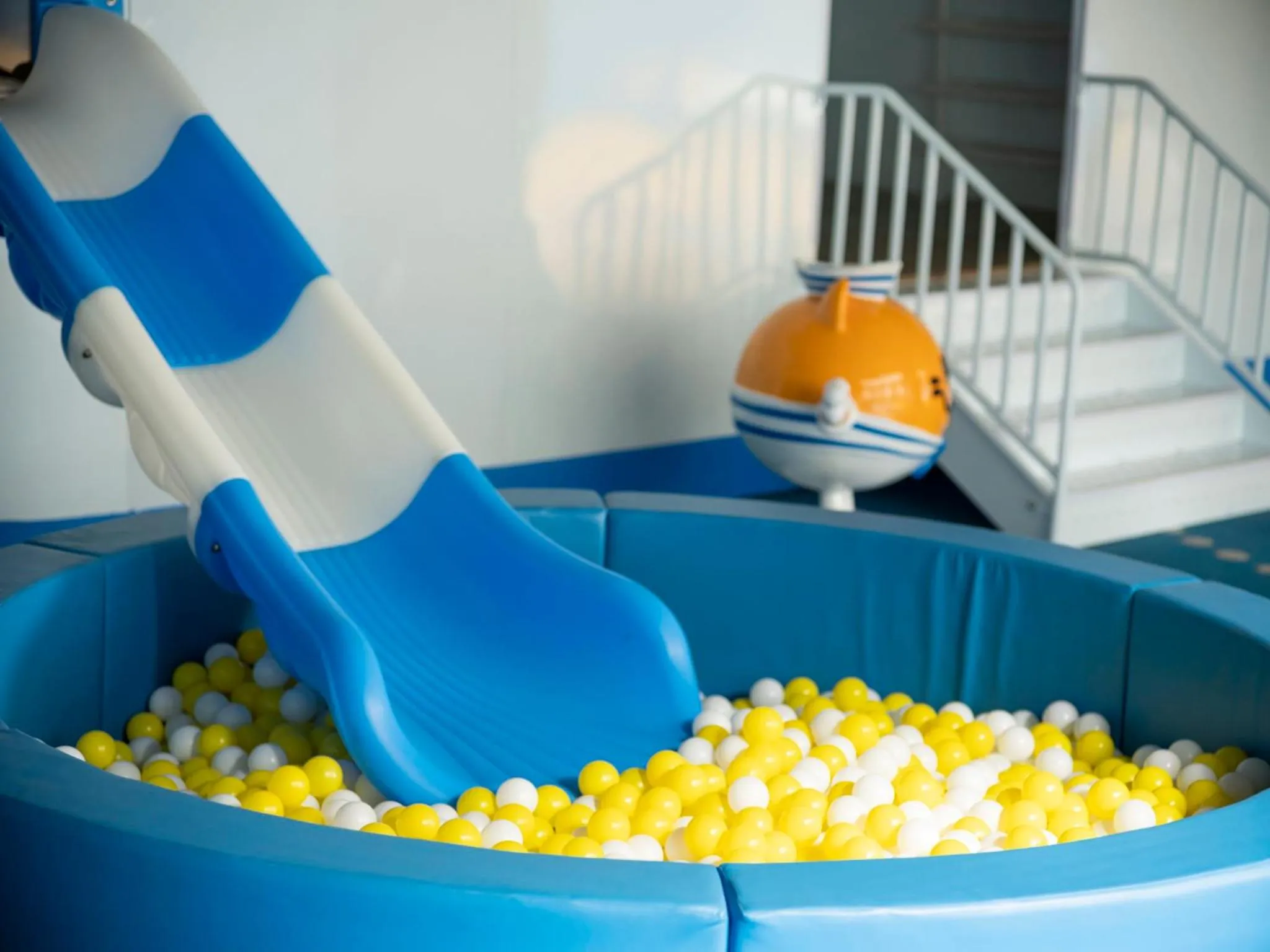 Area and facilities in InterContinental Shenzhen WECC by IHG