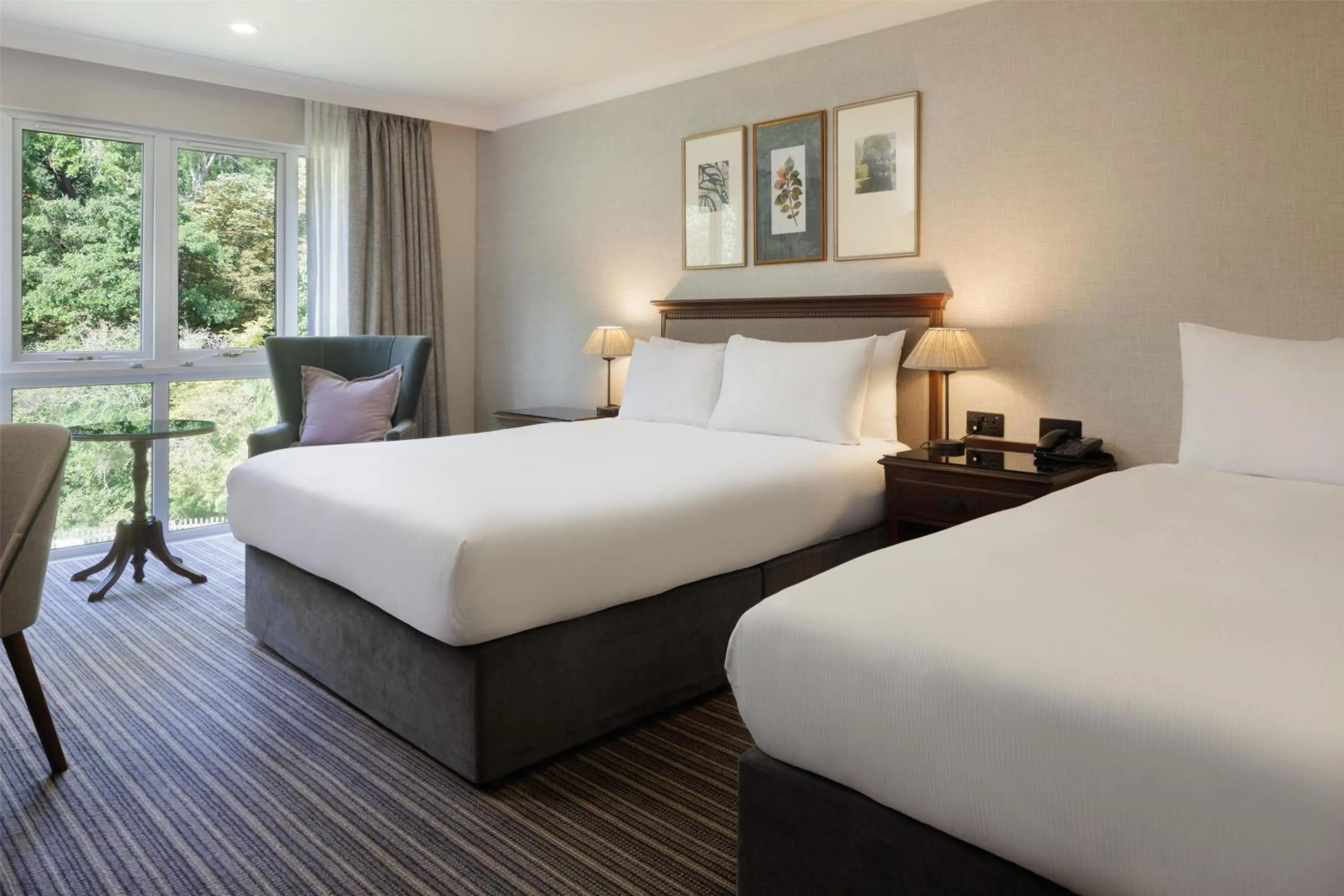 Bed in DoubleTree by Hilton Cheltenham-Cotswolds