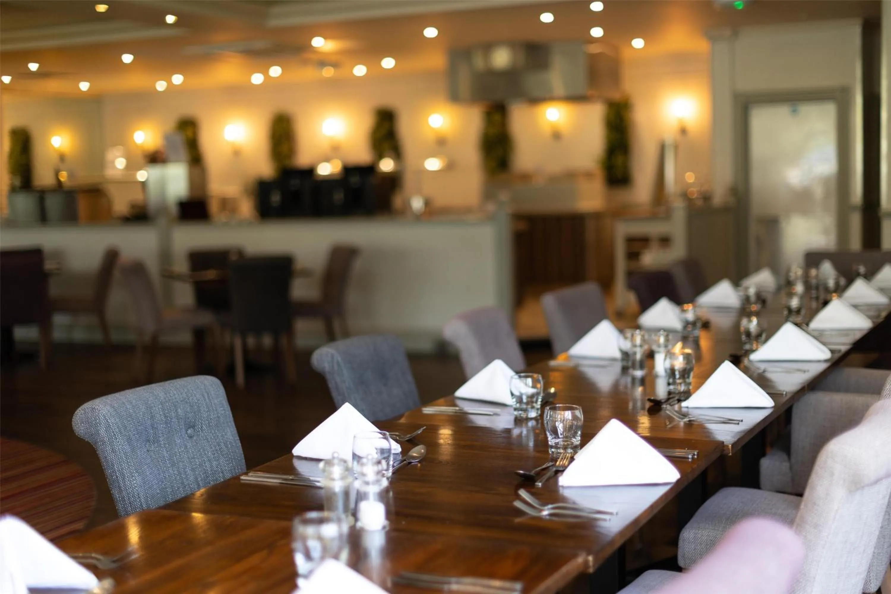 Restaurant/places to eat in DoubleTree by Hilton Cheltenham-Cotswolds