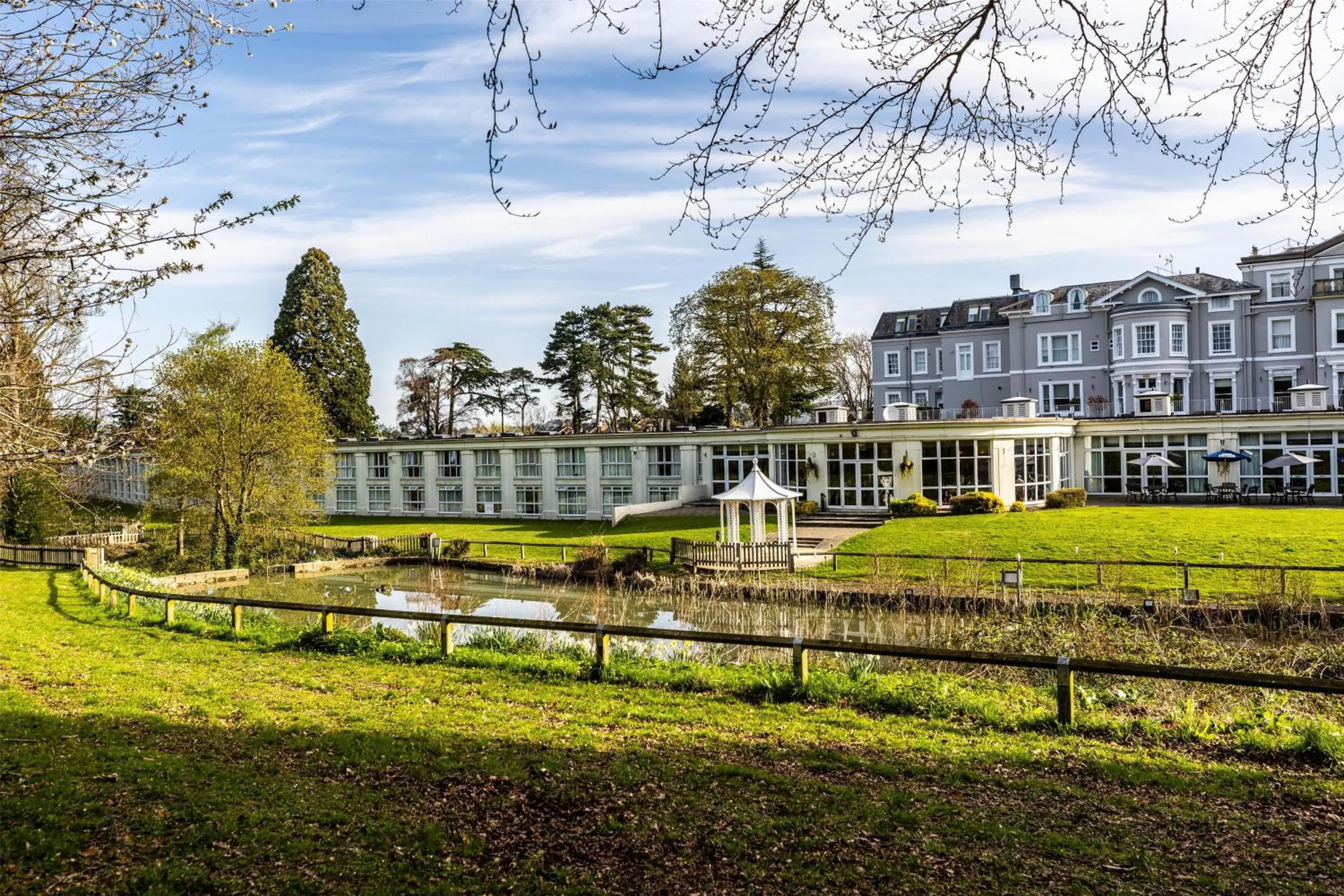 Property building in DoubleTree by Hilton Cheltenham-Cotswolds