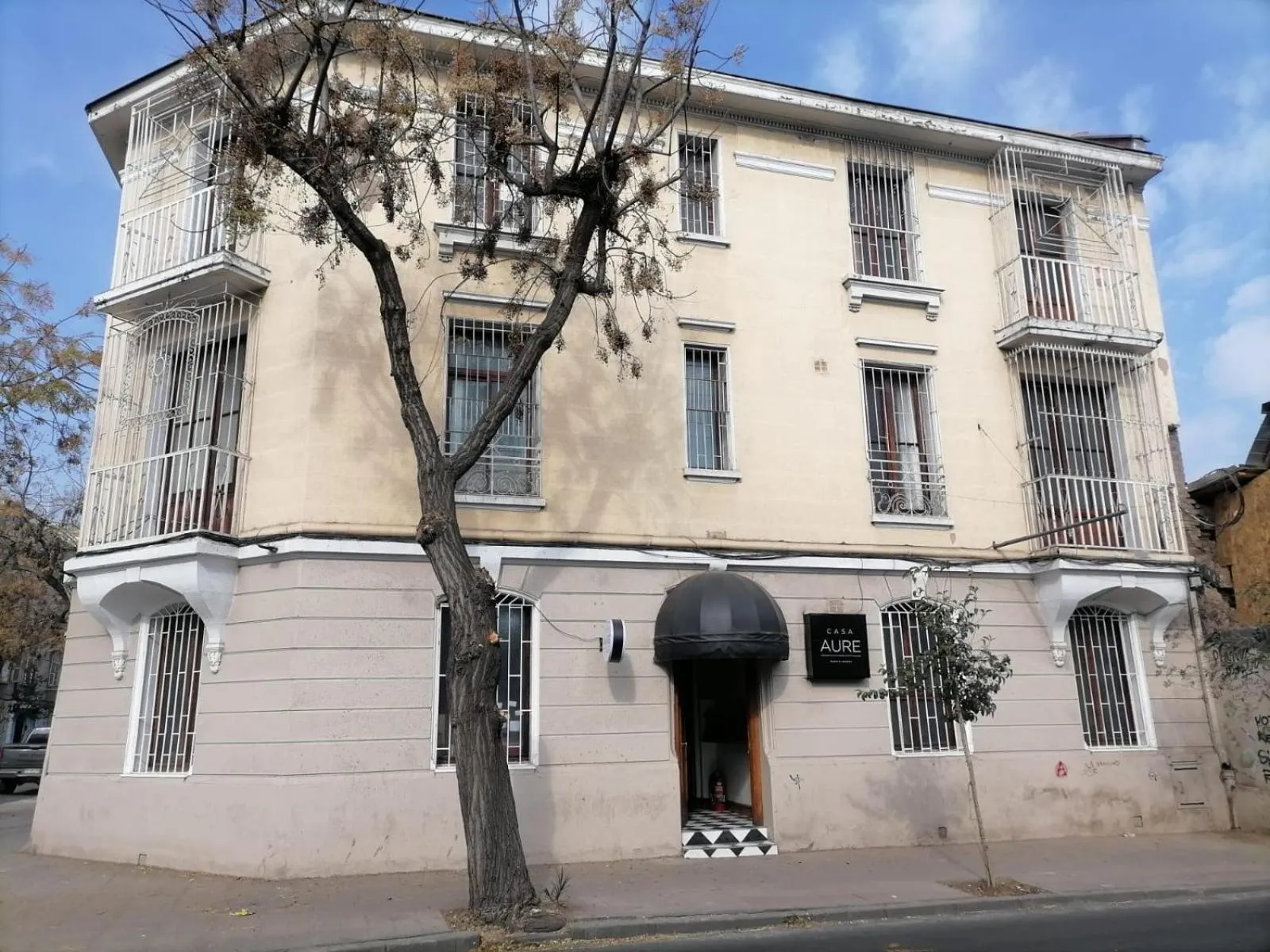 Facade/entrance in Hotel Casa Aure