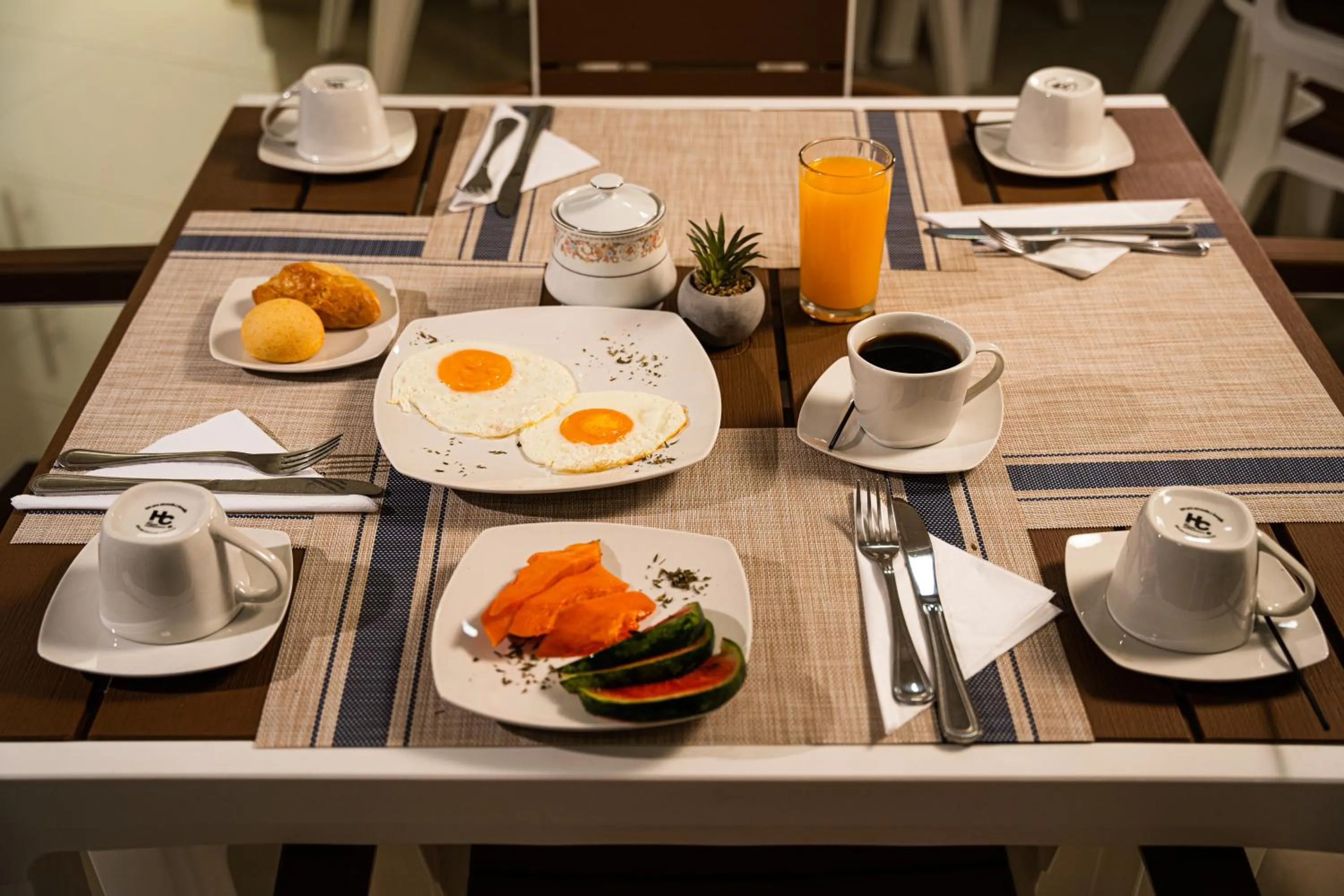 Food in Hotel Arisha Cali