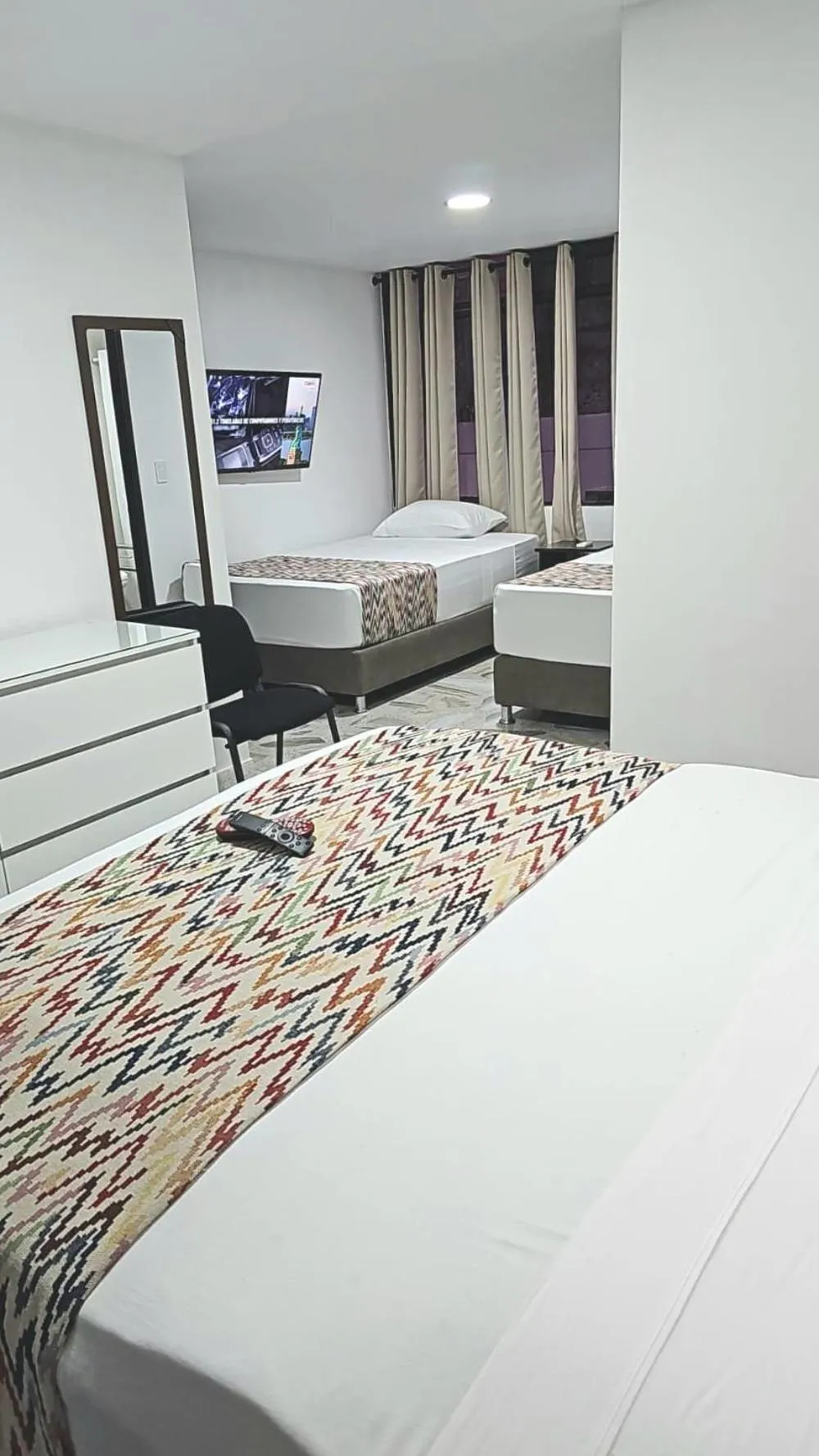 Guests, Bed in Hotel Arisha Cali