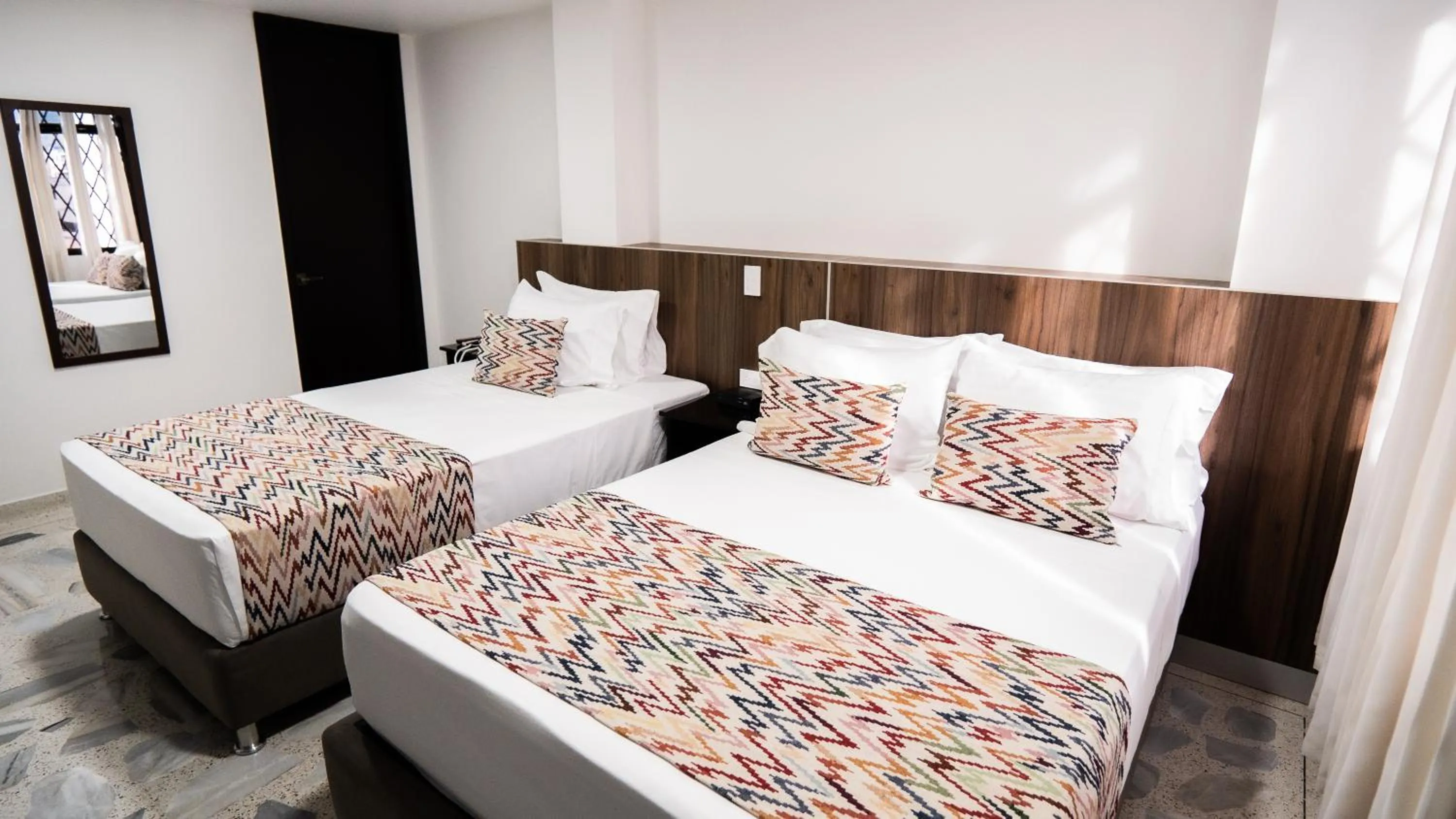 Bedroom, Bed in Hotel Arisha Cali