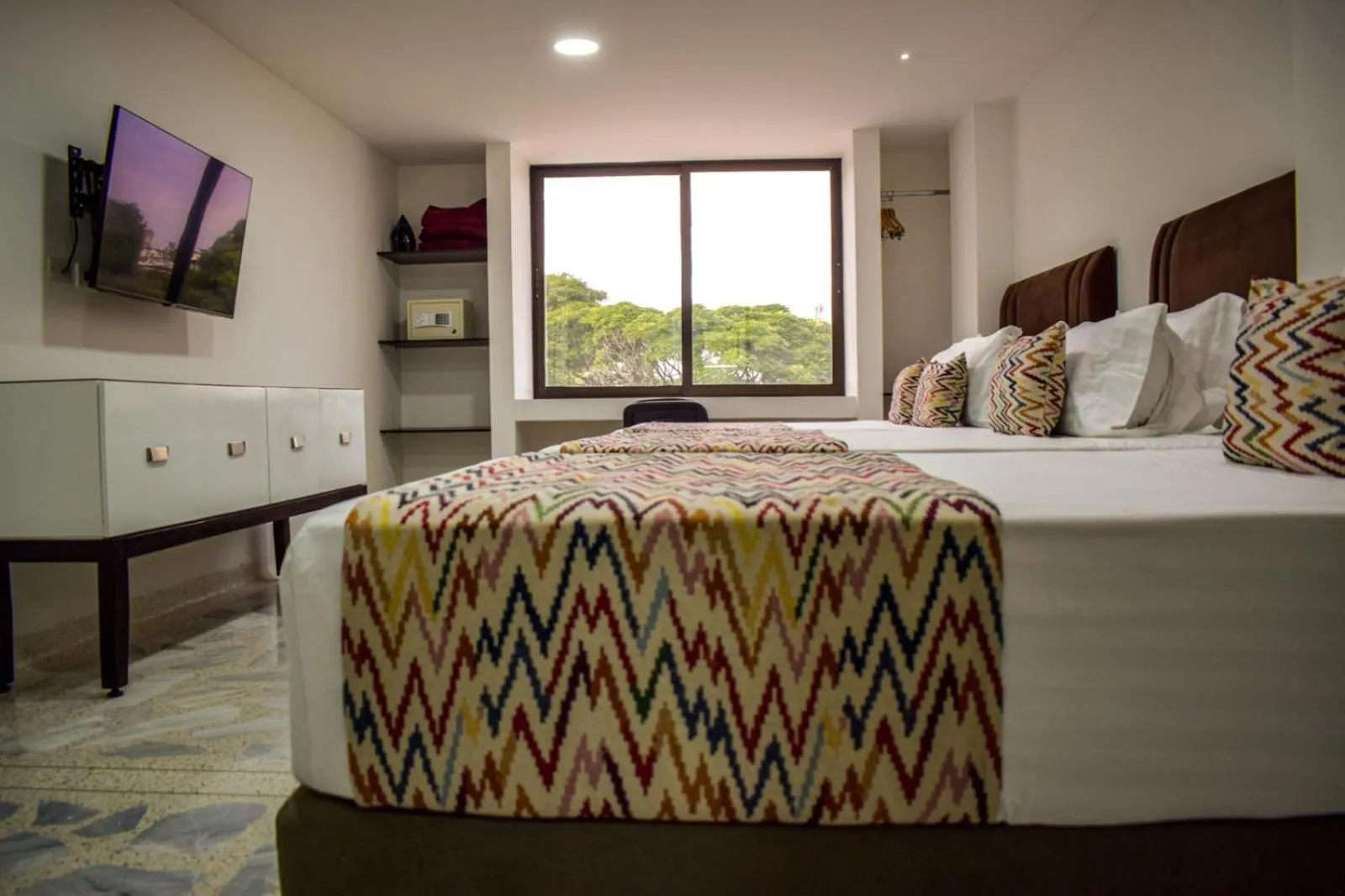 air conditioner, Bed in Hotel Arisha Cali