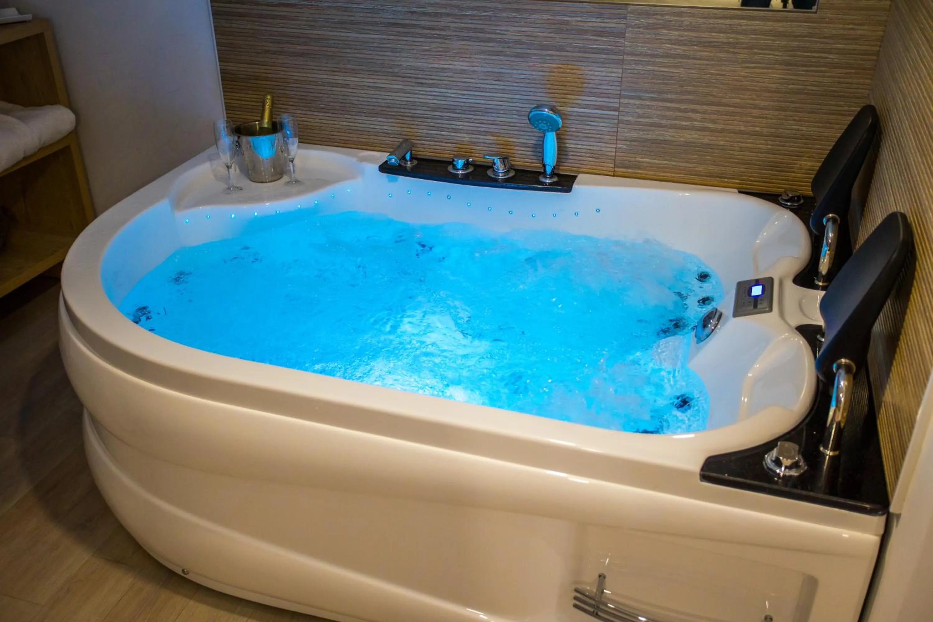 Hot Tub in Apartahotel Énfasis-Group