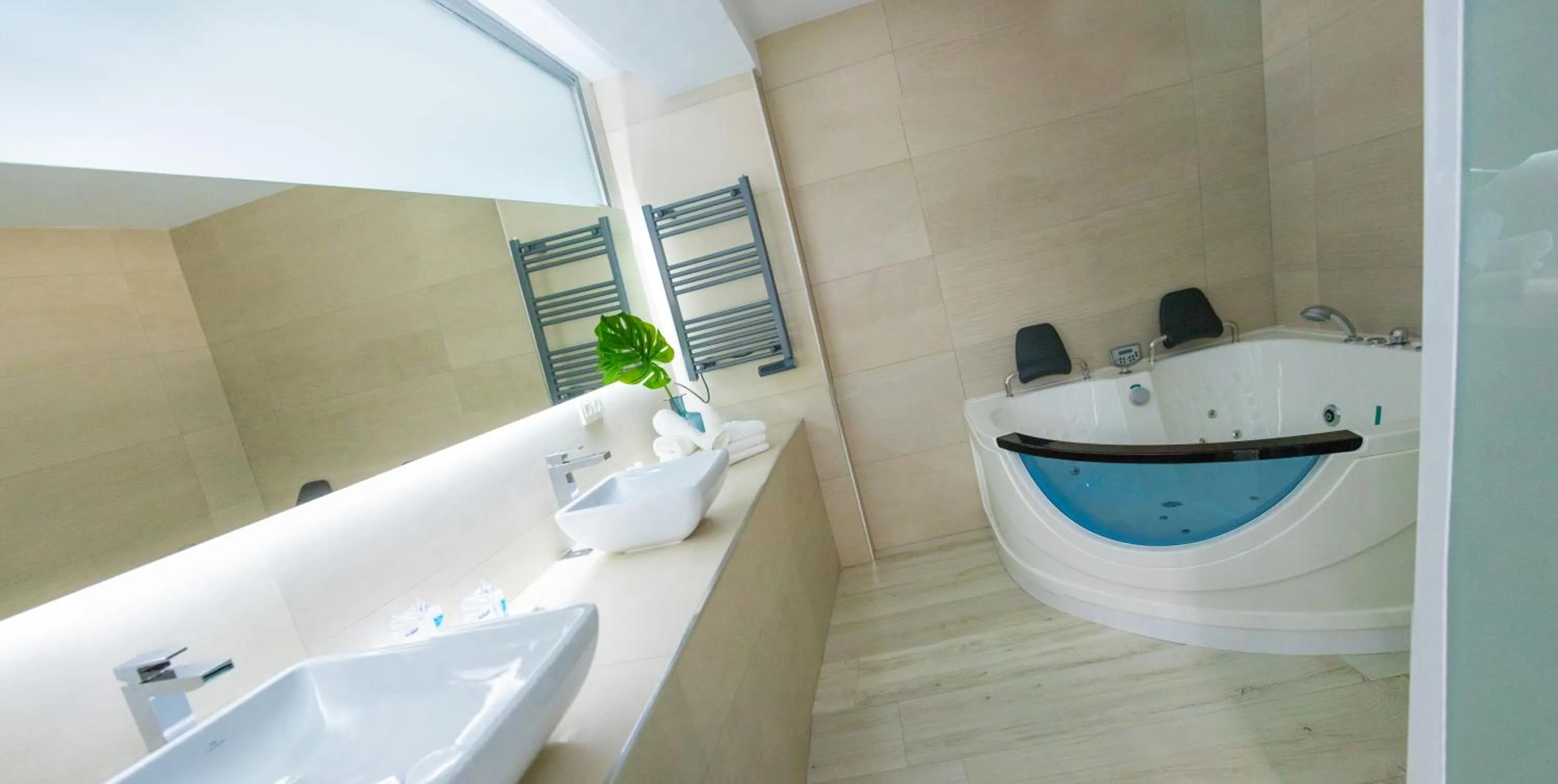 Hot Tub in Apartahotel Énfasis-Group