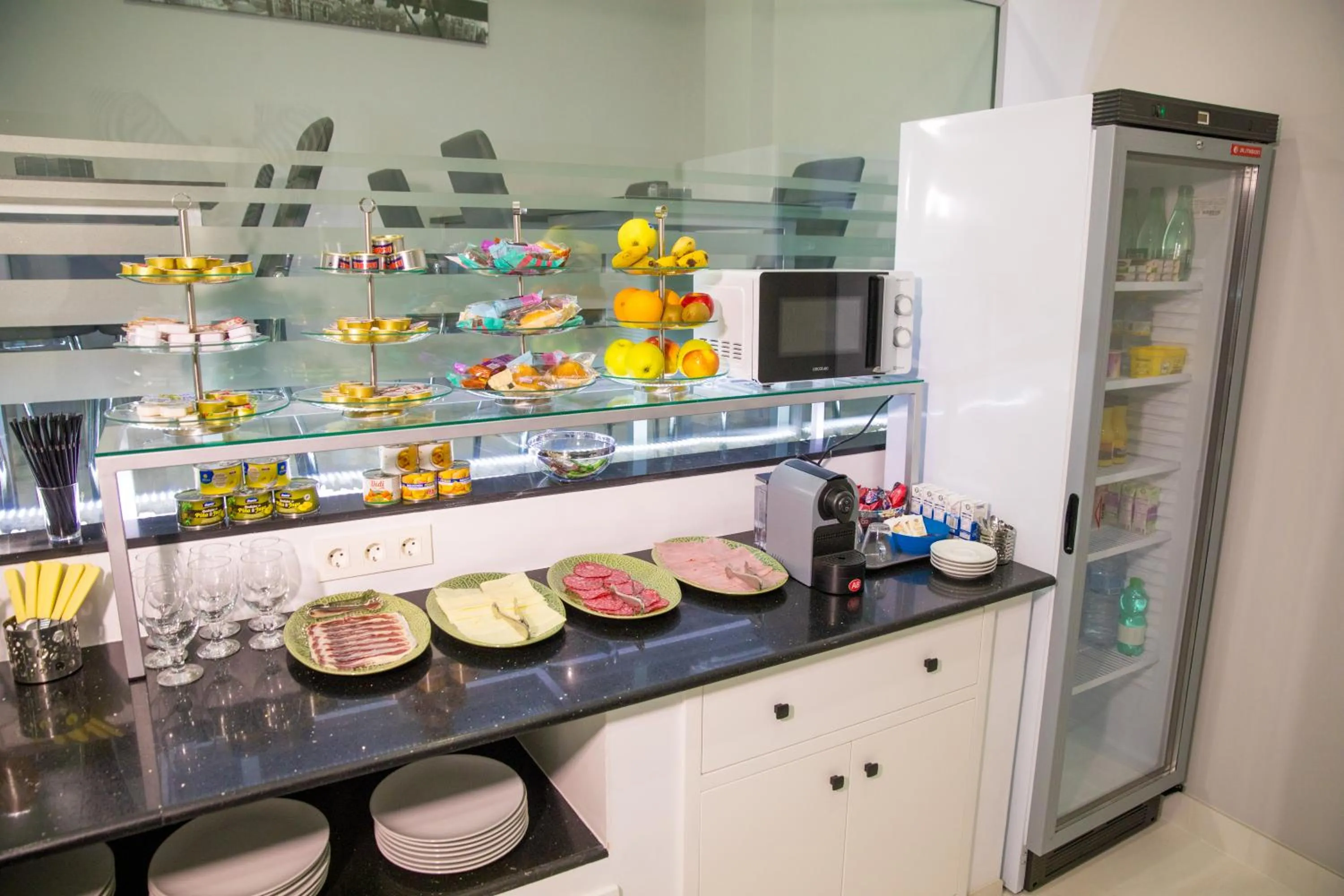 Buffet breakfast in Apartahotel Énfasis-Group