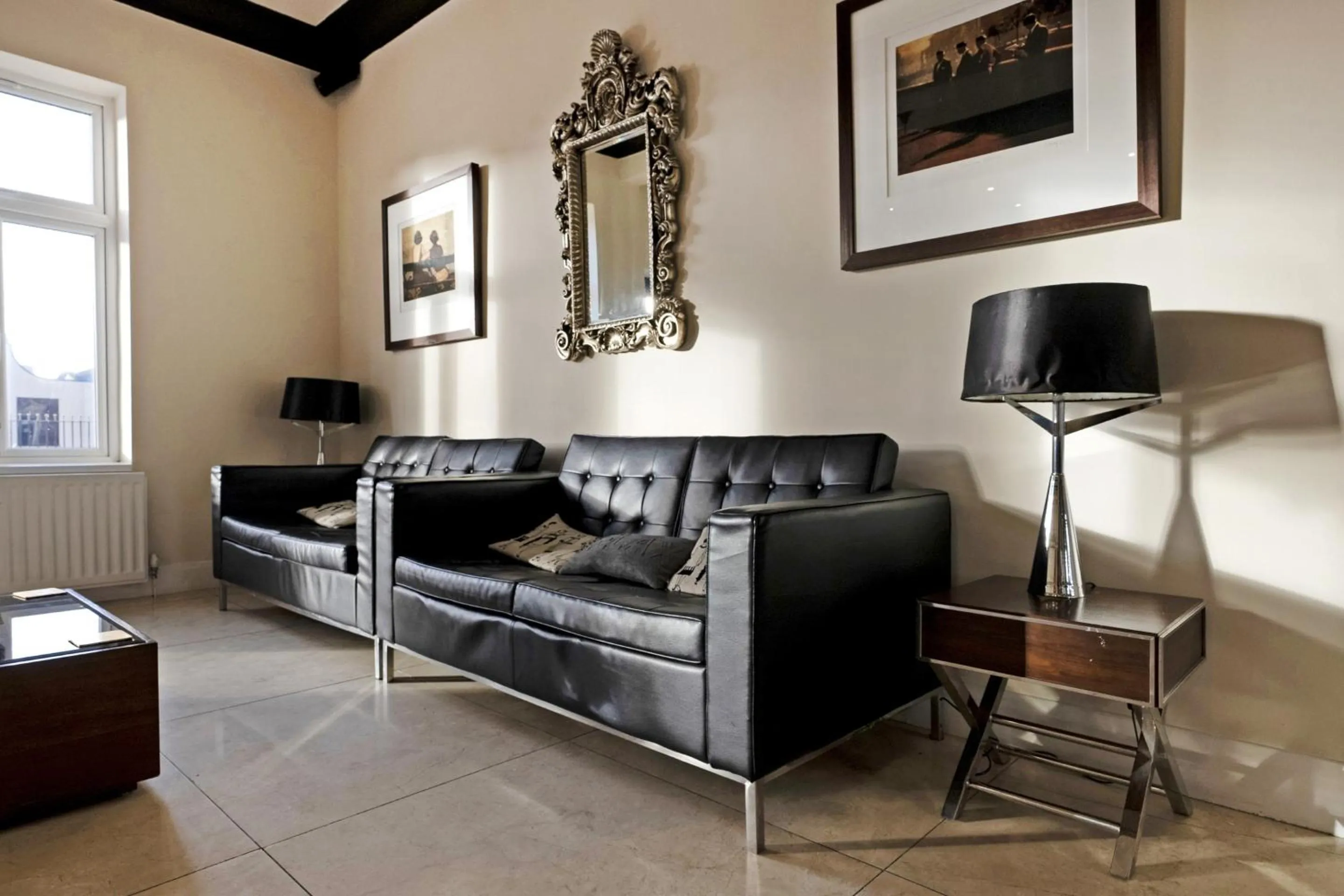 Lobby or reception in OYO The Baltimore Hotel