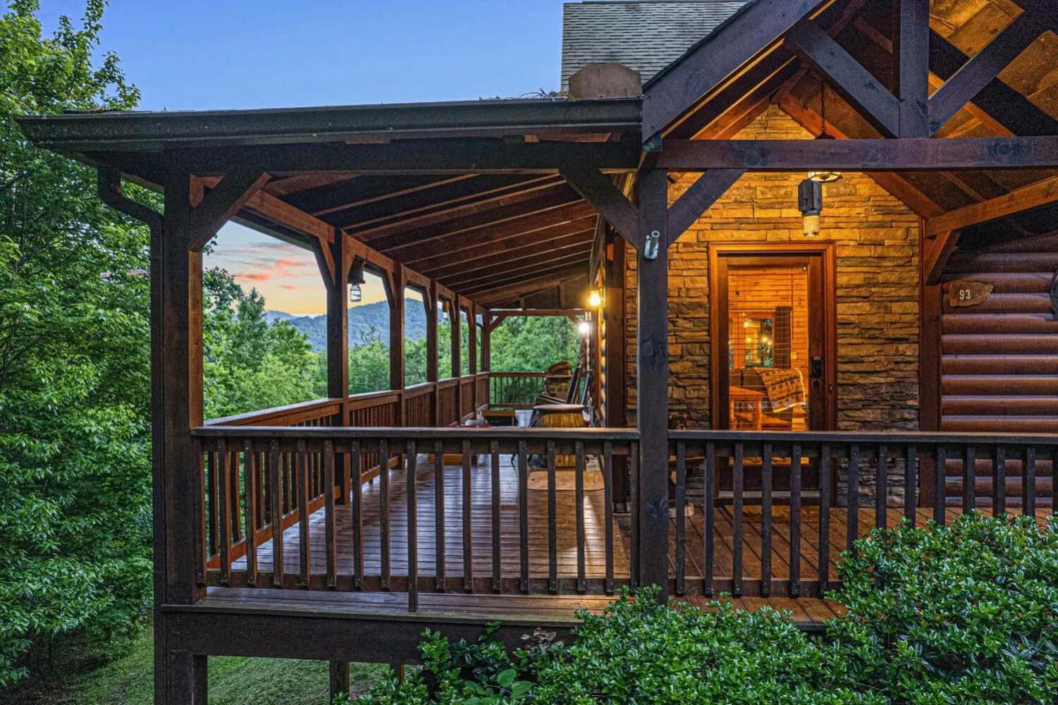 Incredible Views! - Pet Friendly - Aska Adventure Area - Bearfoot Bungalow