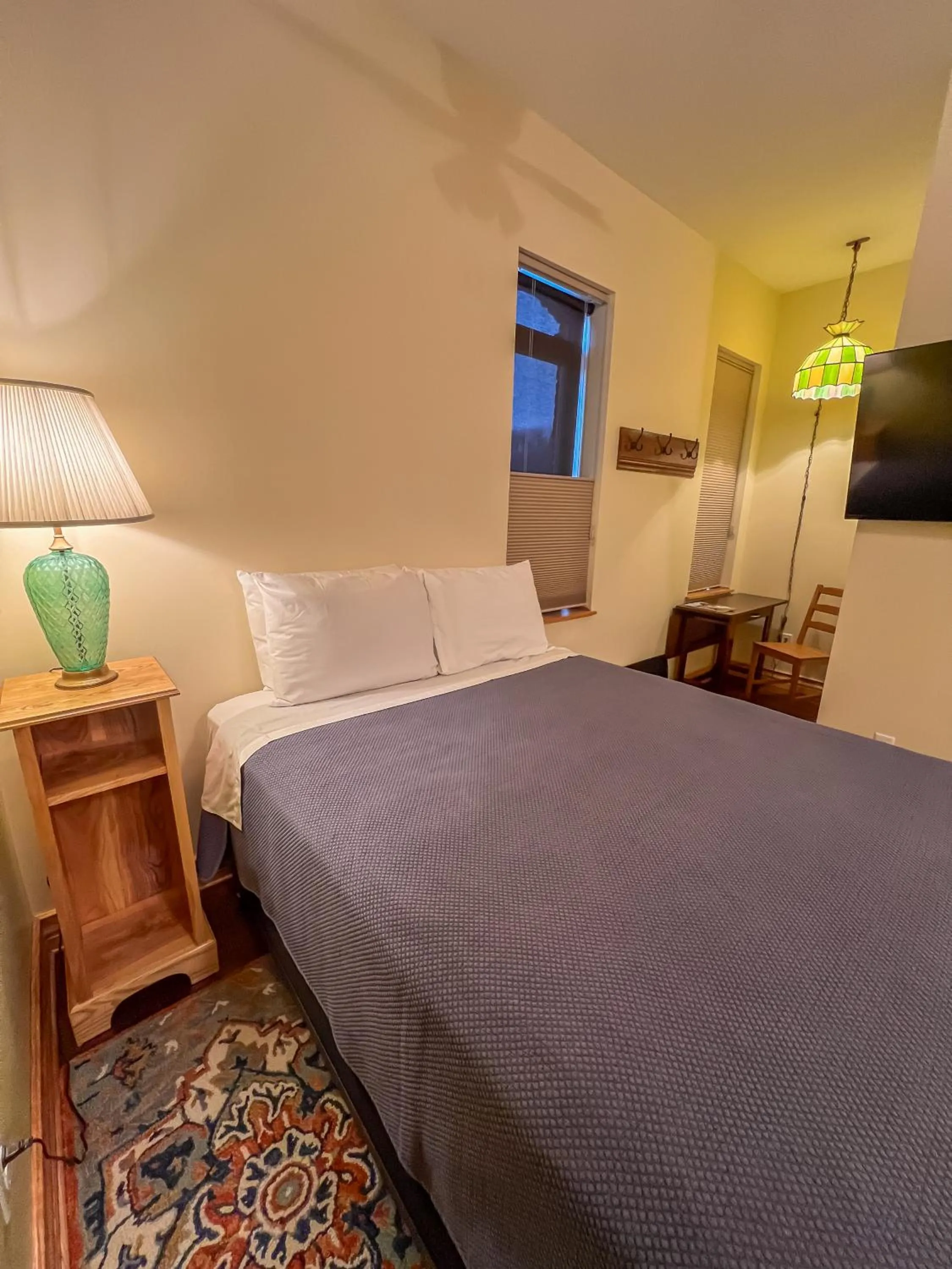 TV and multimedia, Bed in Goldfinch Suites