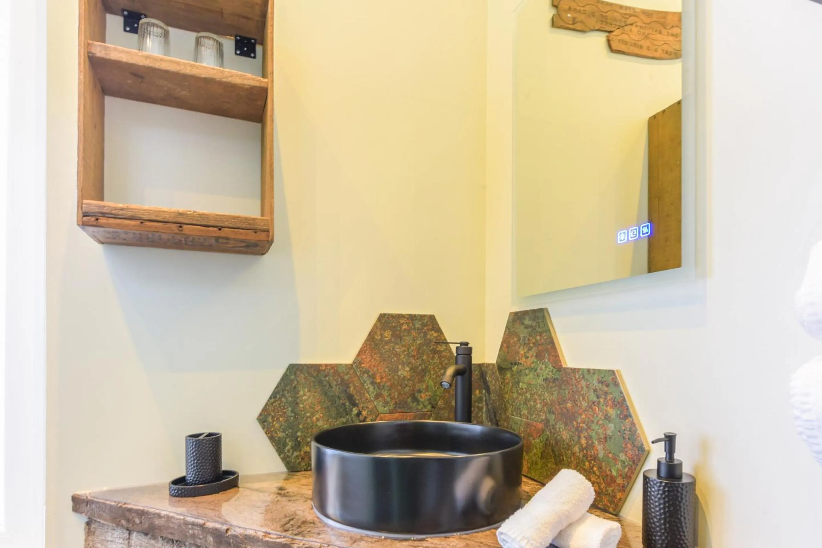 Bathroom in Domaine La Grange Ungersheim - Chambres d'Hôtes L'Inspiration