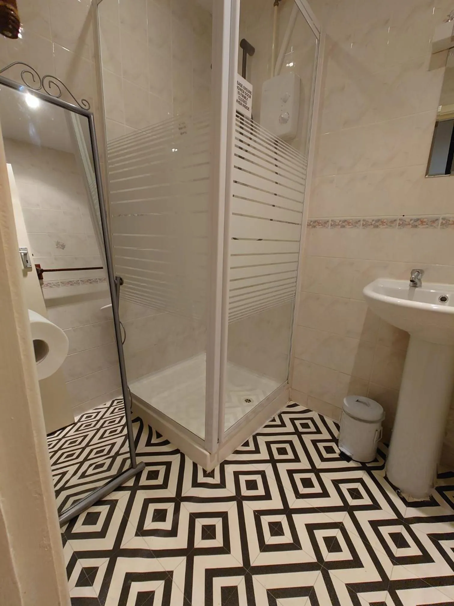 Shower in Harriette's Guest House