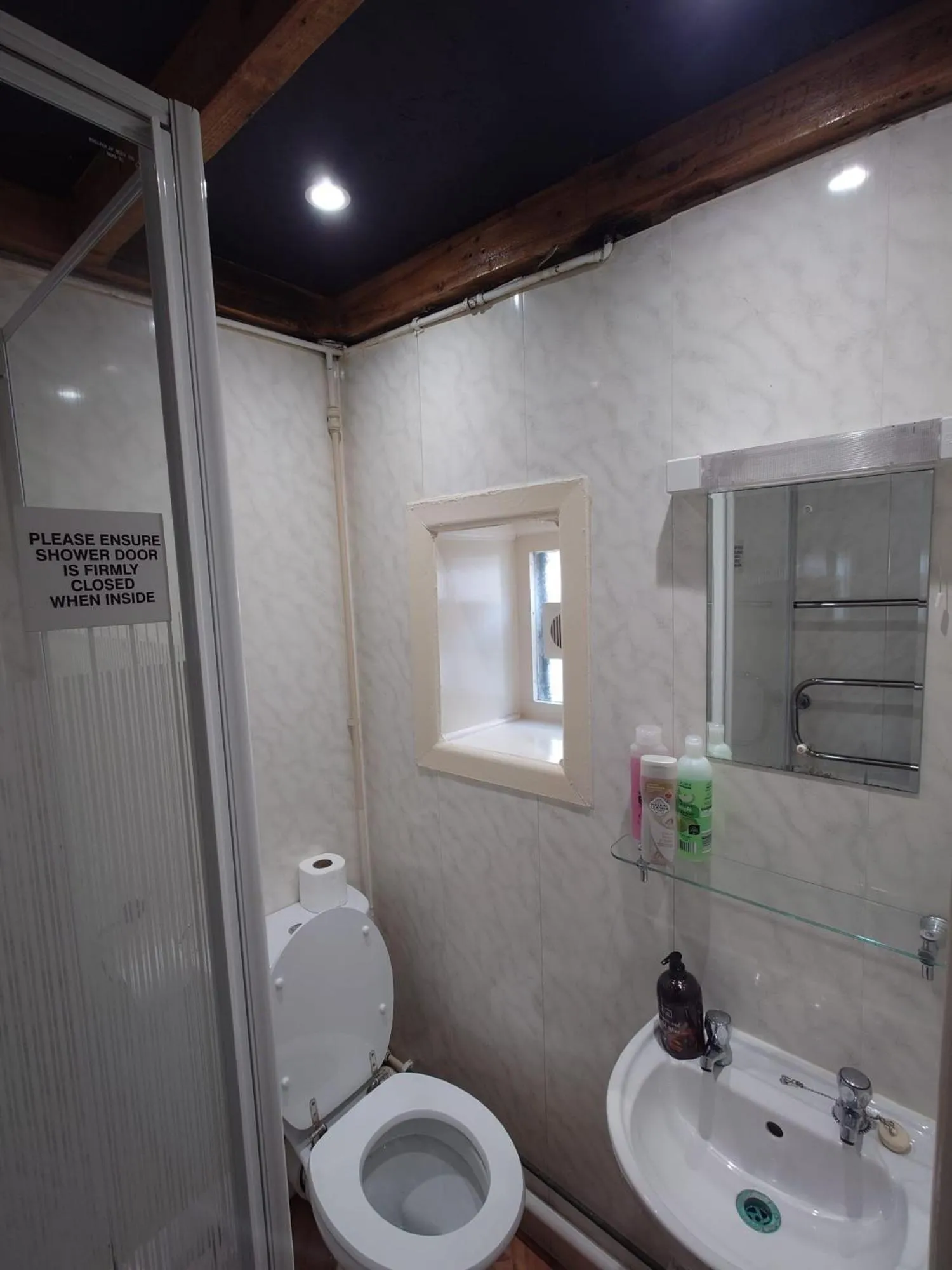 Shower in Harriette's Guest House