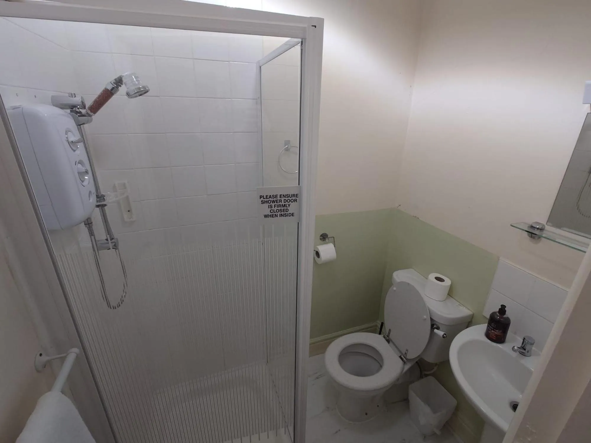 Shower in Harriette's Guest House